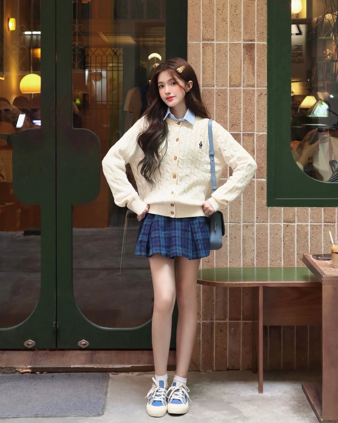 स्टाइलिश जूतों के साथ वसंत में टहलना - फोटो 6. Dạo phố ngày xuân với những kiểu giày sành điệu- Ảnh 6.