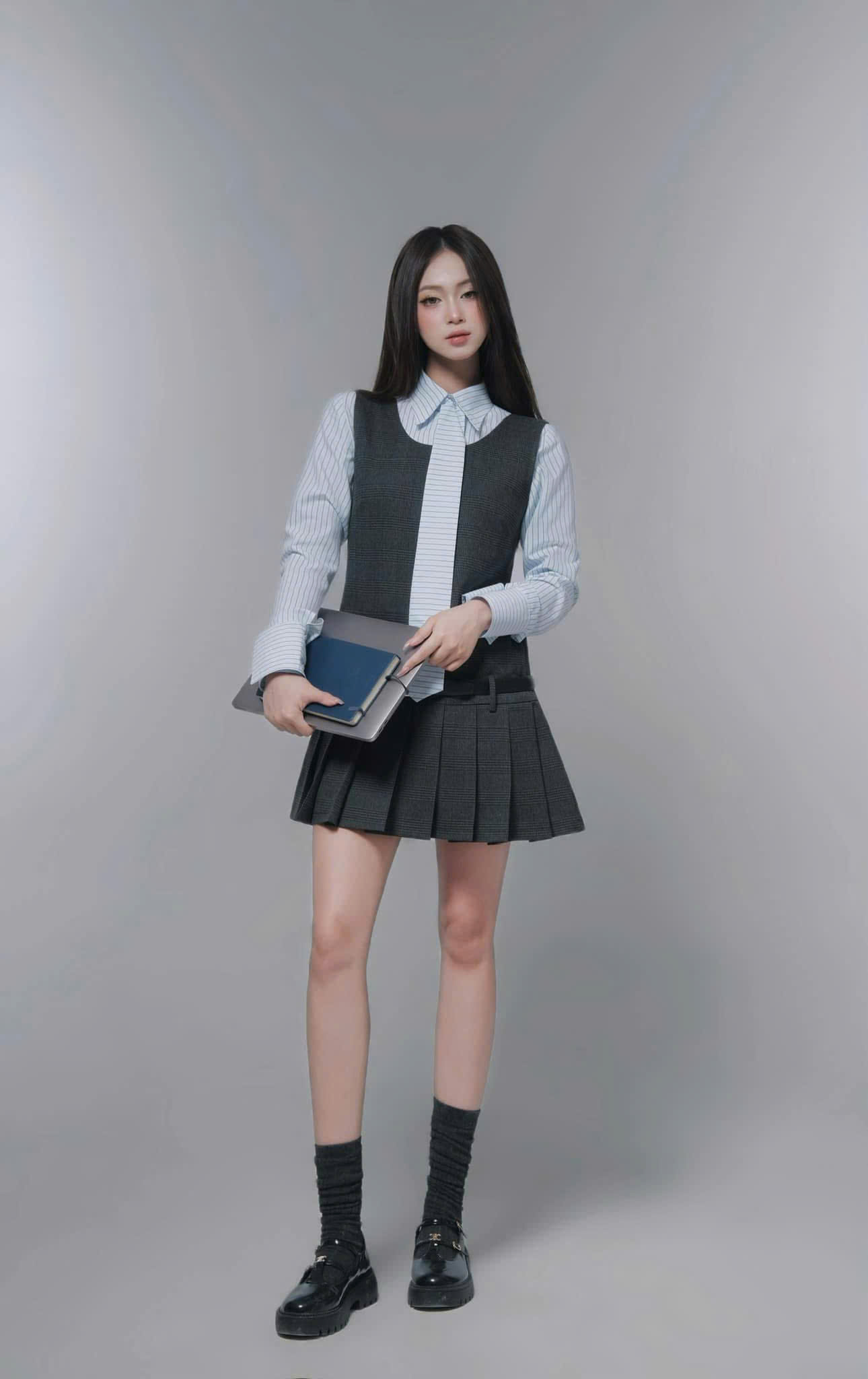 Vista-se lindamente todos os dias com um vestido charmoso - Foto 4. Mặc đẹp mỗi ngày cùng chiếc váy liền duyên dáng- Ảnh 4.