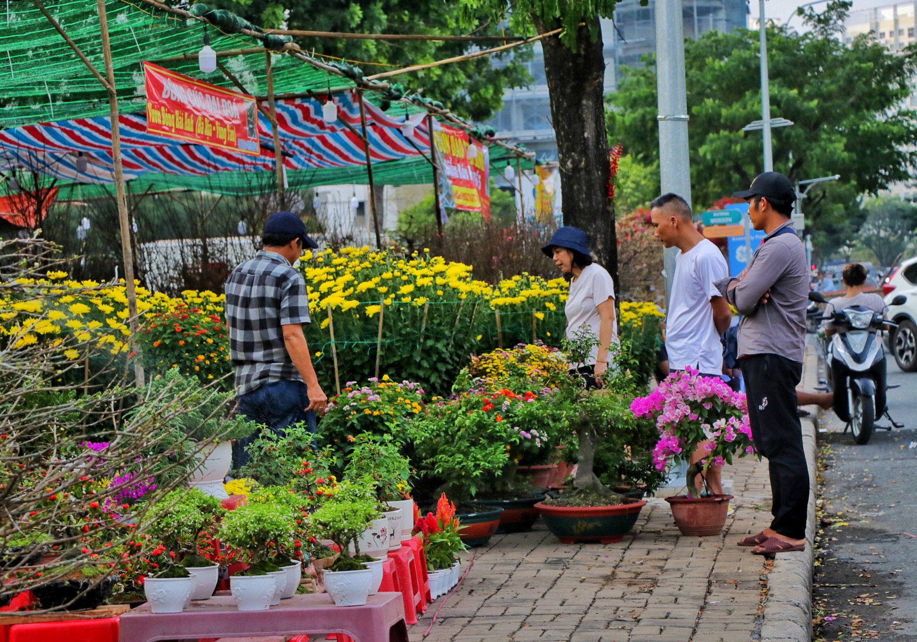 Mang gia tài 7 tỉ đến 'khu nhà giàu' ở TP.HCM: Được khách sộp chốt ngay để chơi Tết- Ảnh 8.