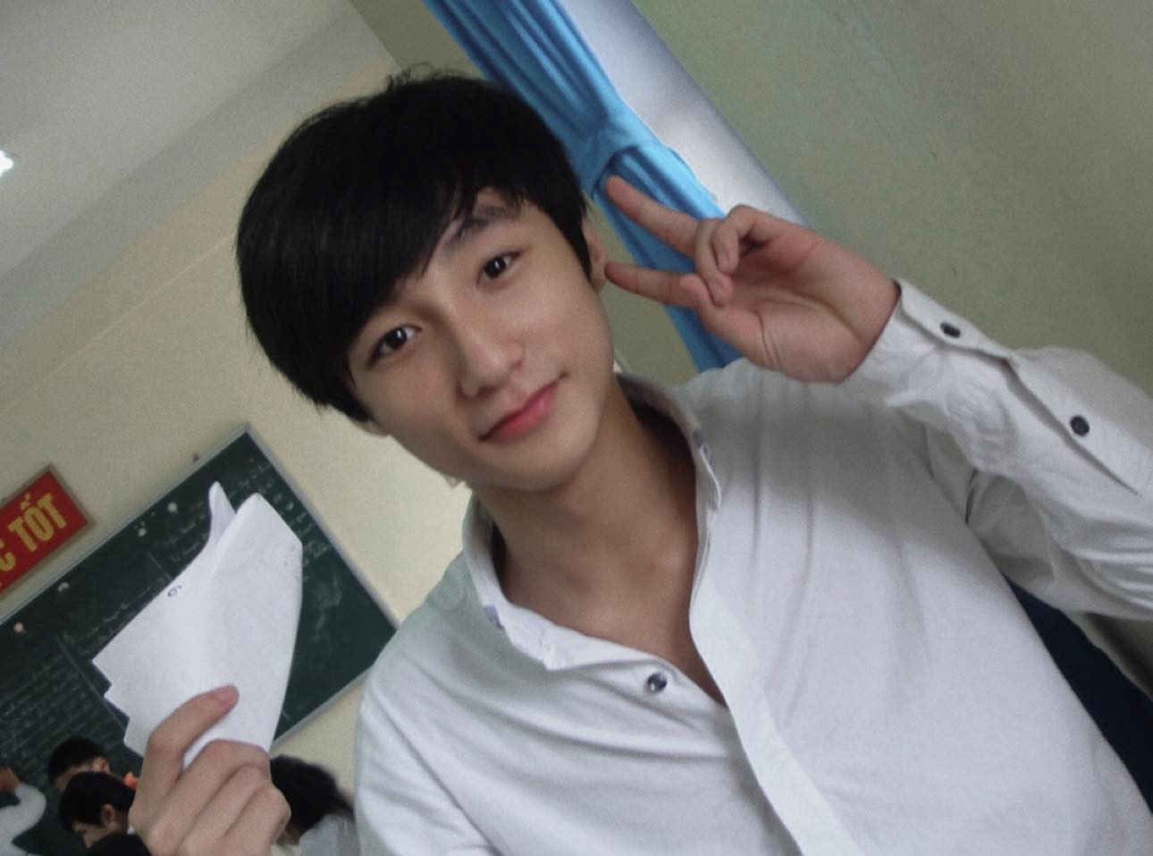 https://images2.thanhnien.vn/528068263637045248/2025/1/23/son-tung-17376249903761234869710.jpg