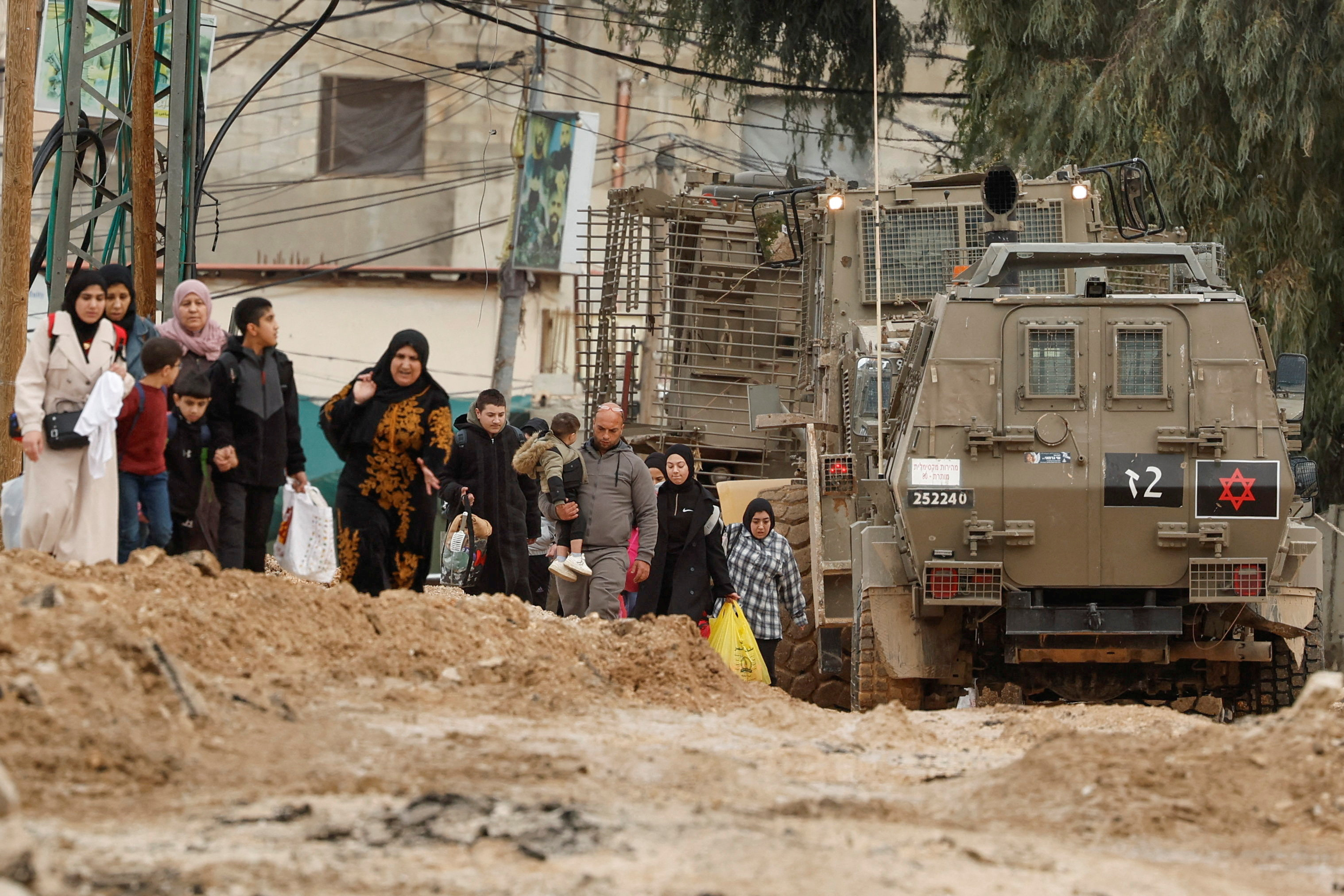 Gaza tạm lắng, Bờ Tây lại rộ tiếng súng, 10 người thiệt mạng- Ảnh 2.