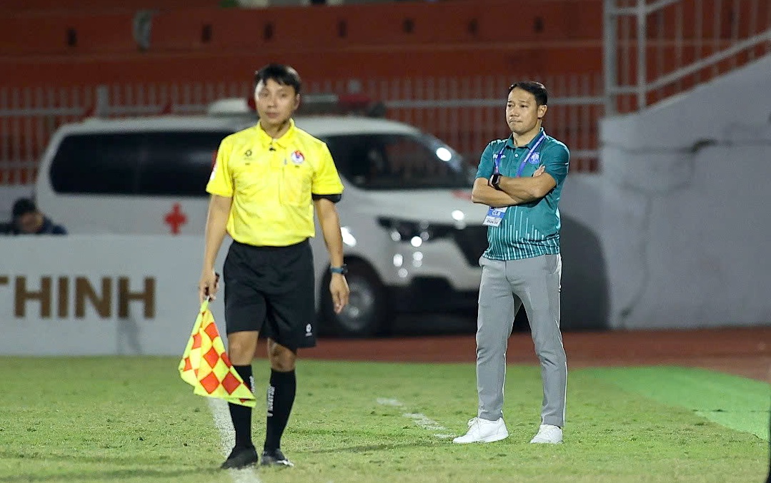 Coach Vu Hong Viet really needs to add a striker to the attack without Xuan Son