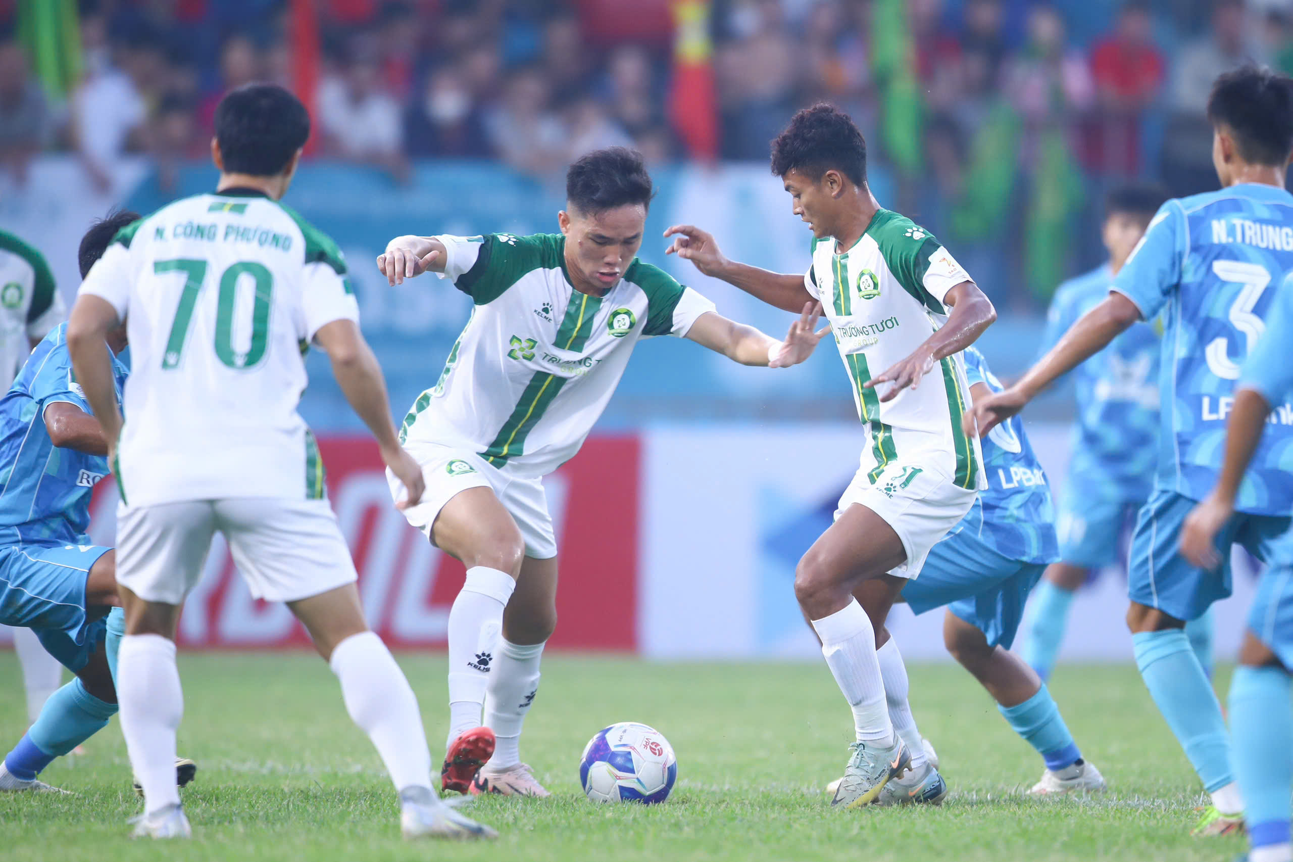 Cong Phuong gave lucky money to his teammates, Binh Phuoc Club defeated Dong Thap - Photo 3.