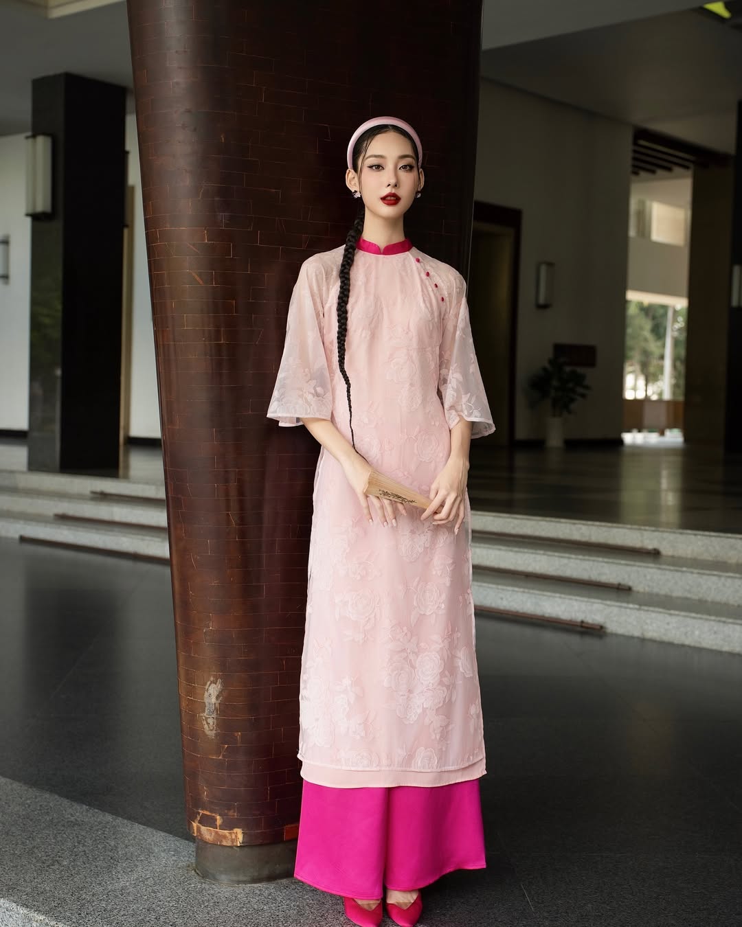 ভদ্রতা পছন্দ করে এমন মেয়েদের জন্য প্যাস্টেল রঙের আও দাই সাজেশন - ছবি ৬। Gợi ý áo dài màu pastel cho nàng yêu sự nhẹ nhàng- Ảnh 6.