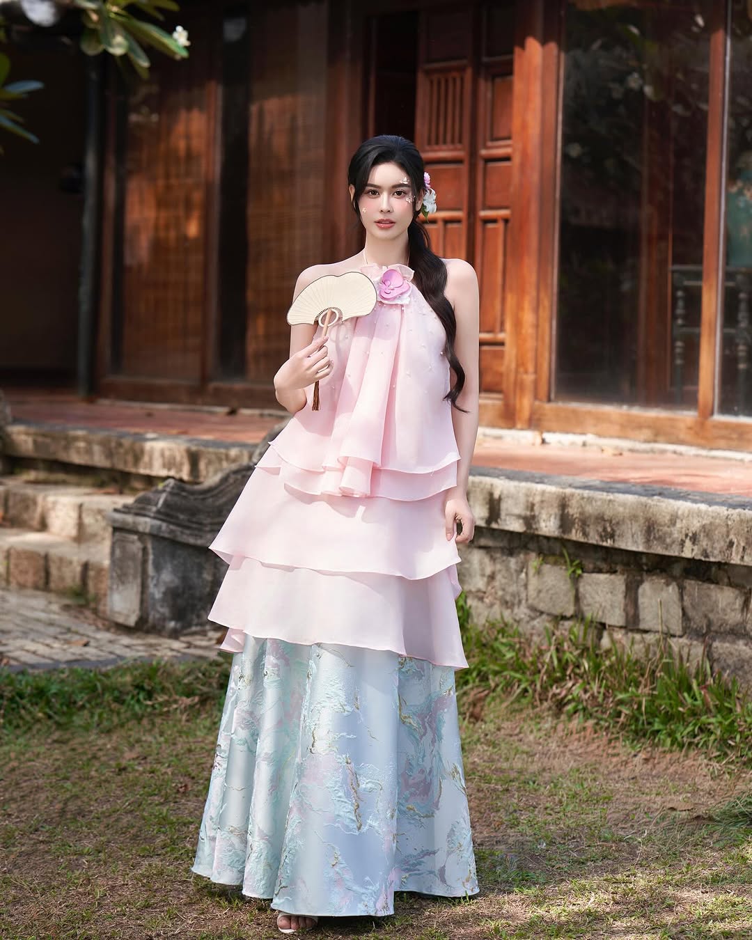 Μάθετε το στυλ μόδας «καλωσορίσματος της άνοιξης» των Βιετναμέζικων καλλονών - Φωτογραφία 5. Học hỏi phong cách thời trang ‘chào xuân’ của các mỹ nhân Việt- Ảnh 5.