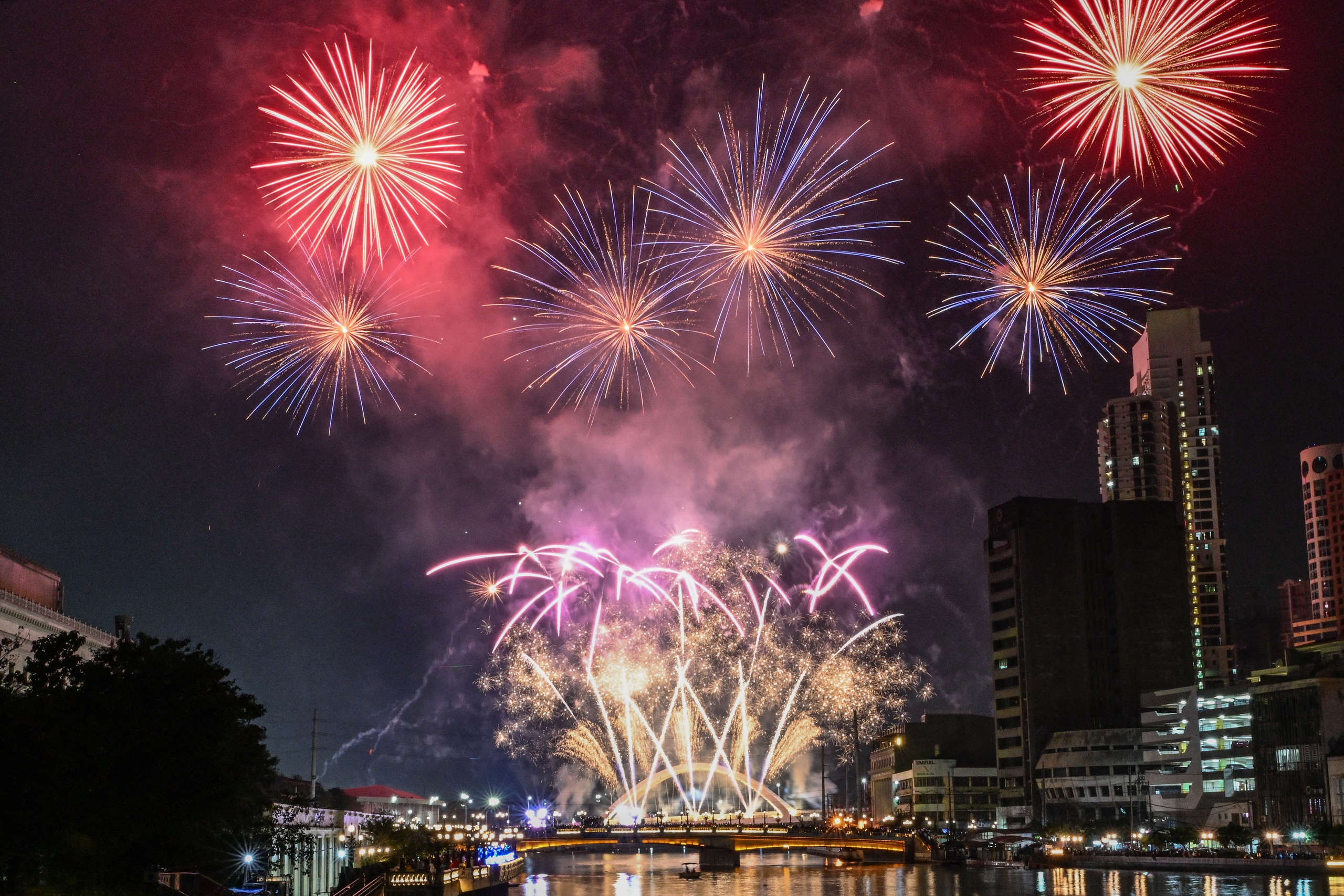 The atmosphere of the Lunar New Year in many parts of the world- Photo 3.