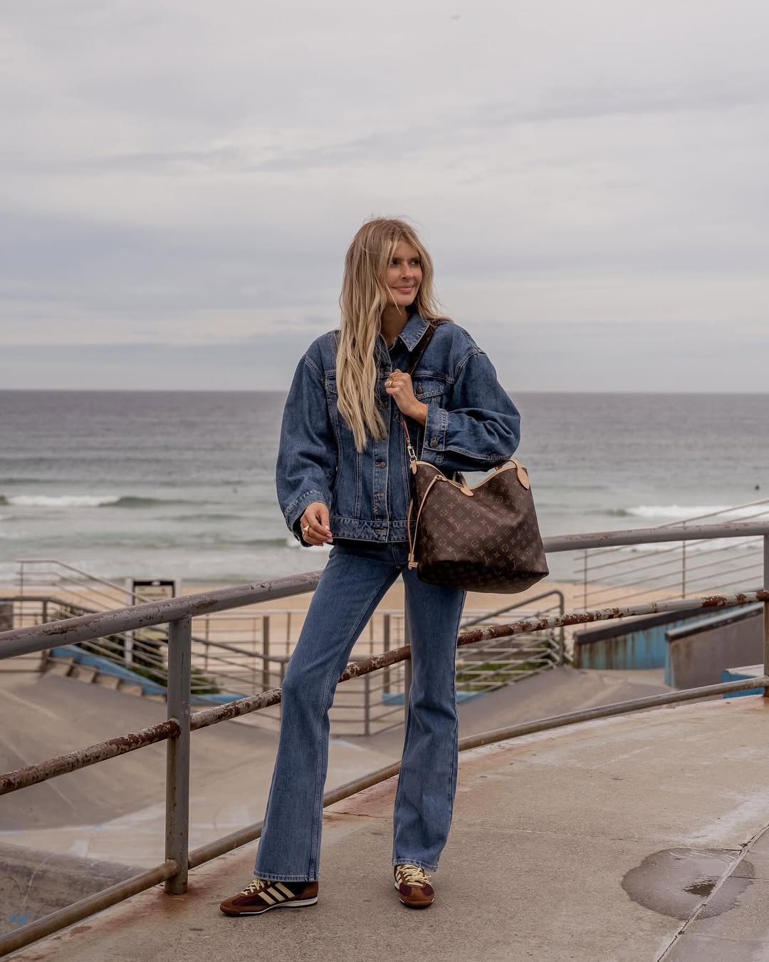 Dự báo chiếc quần jeans sẽ 'cháy hàng' trong năm 2025- Ảnh 5. Dự báo chiếc quần jeans sẽ 'cháy hàng' trong năm 2025- Ảnh 5.