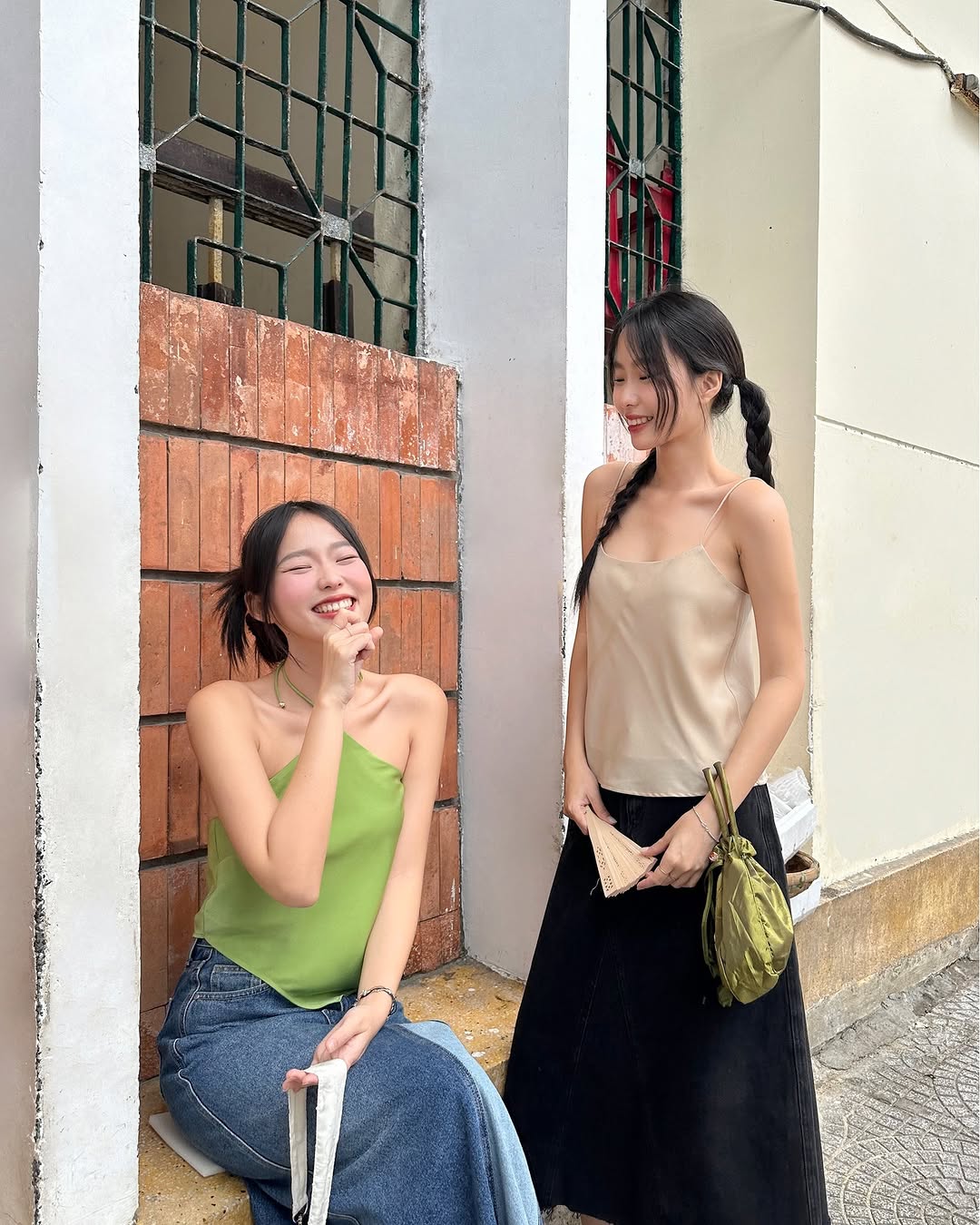 Áo yếm cho ngày xuân, phối sao để thật ấn tượng?- Ảnh 7. Áo yếm cho ngày xuân, phối sao để thật ấn tượng?- Ảnh 7.