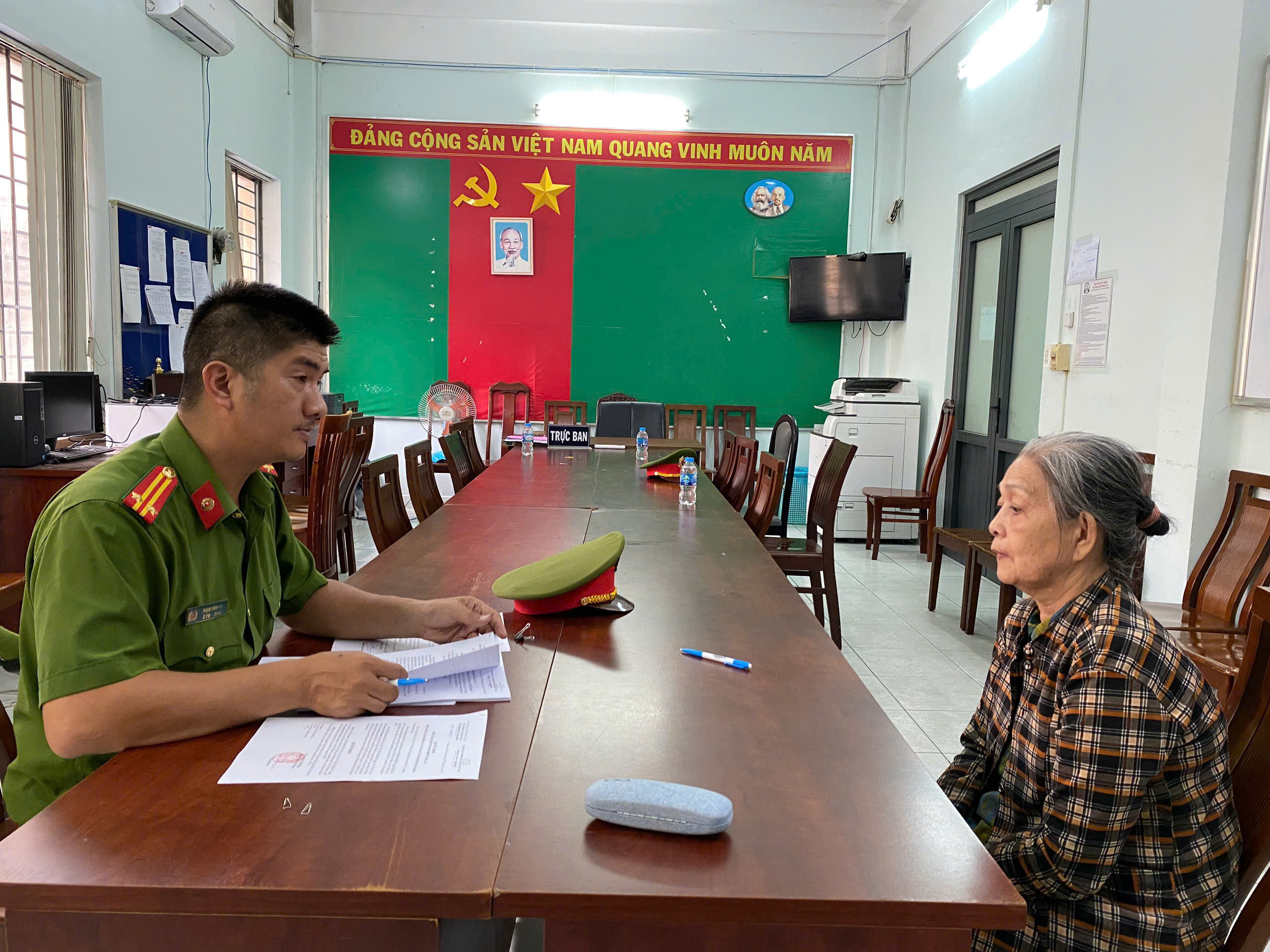 Diễn biến vụ Mái ấm Hoa Hồng: Khởi tố, bắt giam bà Giáp Thị Sông Hương- Ảnh 1.