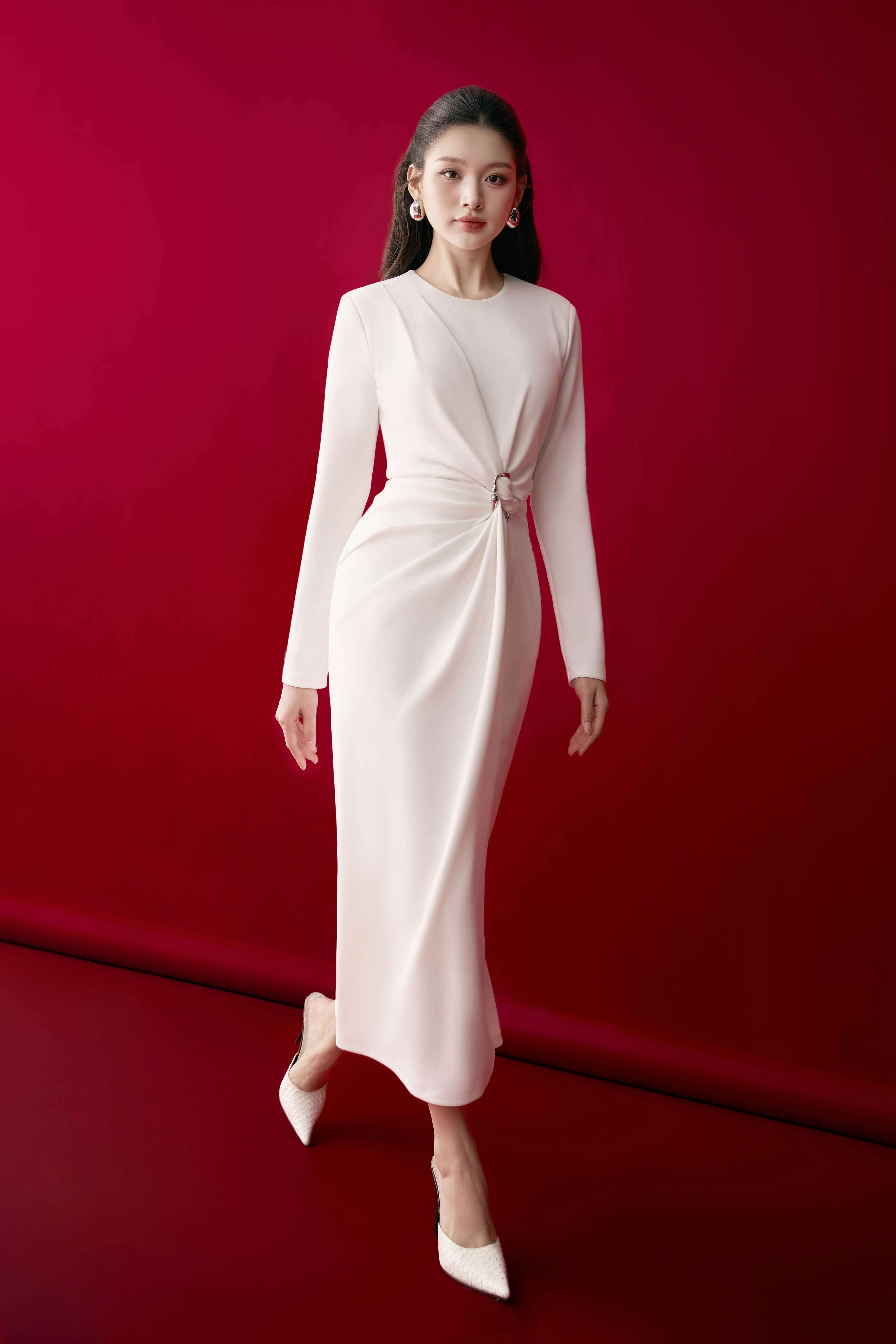 סגנון משרדי משלב יופי מינימליסטי ויצירתיות גמישה - תמונה 2. Phong cách công sở kết hợp vẻ đẹp tối giản, sáng tạo linh hoạt- Ảnh 2.