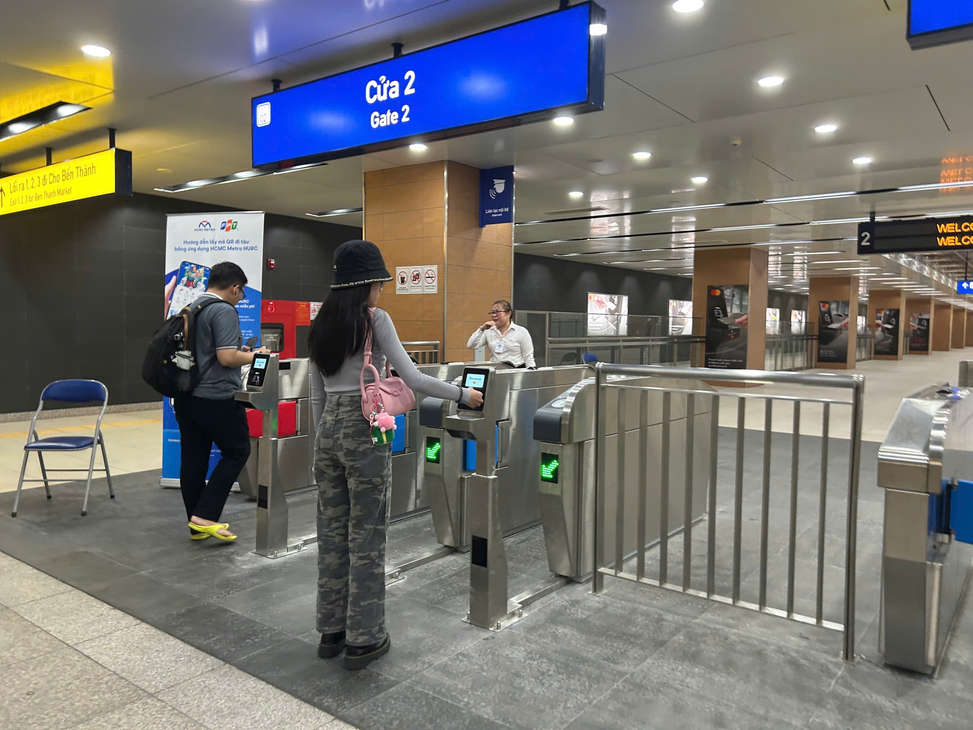 Bối rối khi quét mã QR ở metro- Ảnh 2.