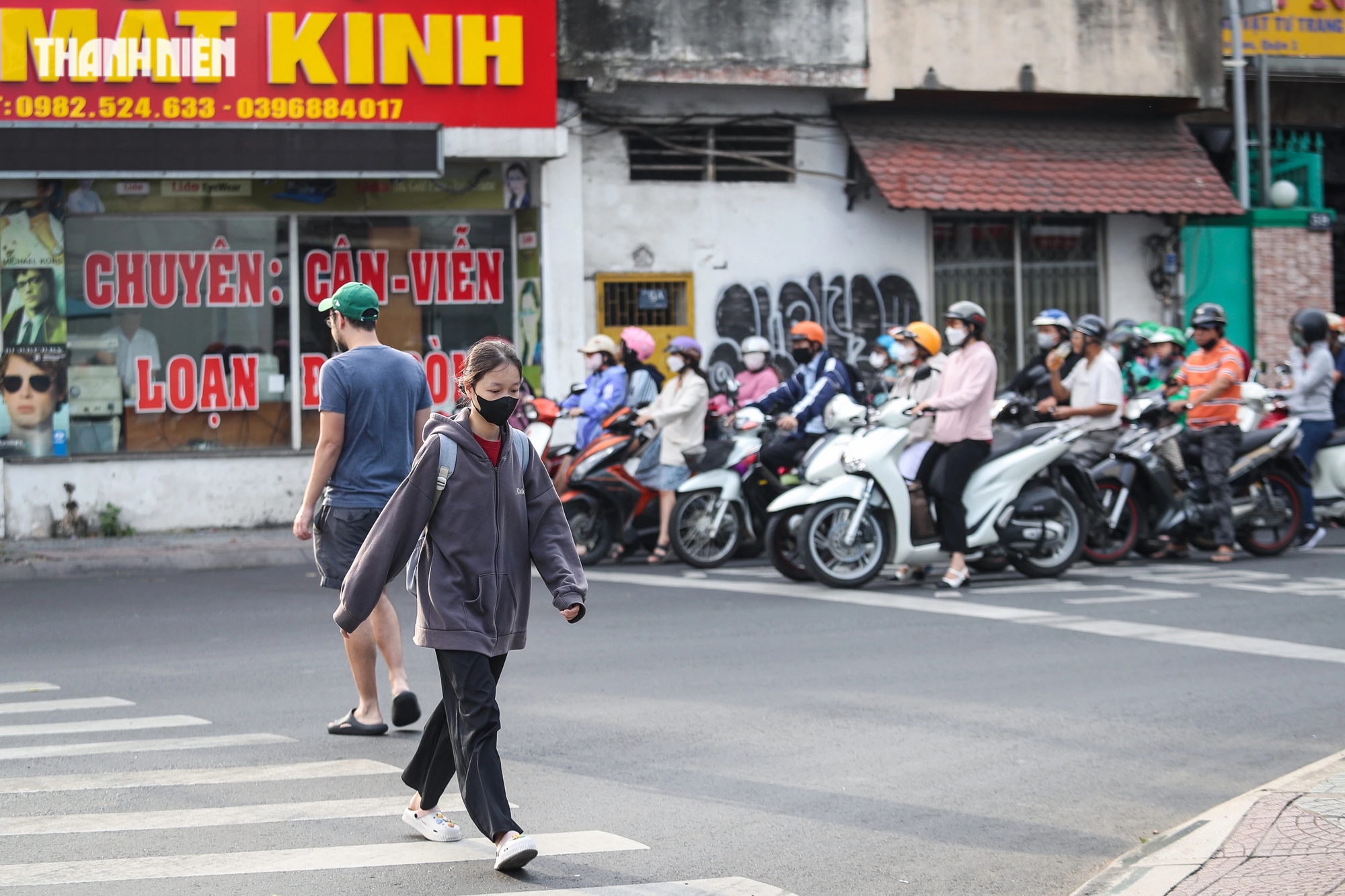 Vượt đèn đỏ ở TP.HCM bị CSGT ghi hình phạt 5 triệu, cô gái nhớ nhầm đèn vàng còn 2 giây- Ảnh 11.