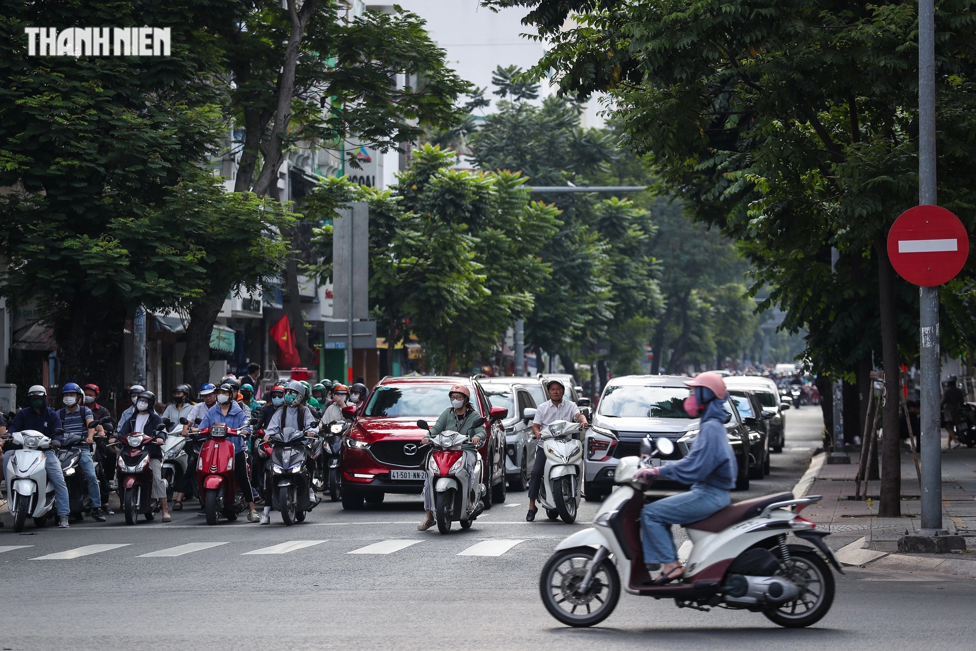 Vượt đèn đỏ ở TP.HCM bị CSGT ghi hình phạt 5 triệu, cô gái nhớ nhầm đèn vàng còn 2 giây- Ảnh 13.