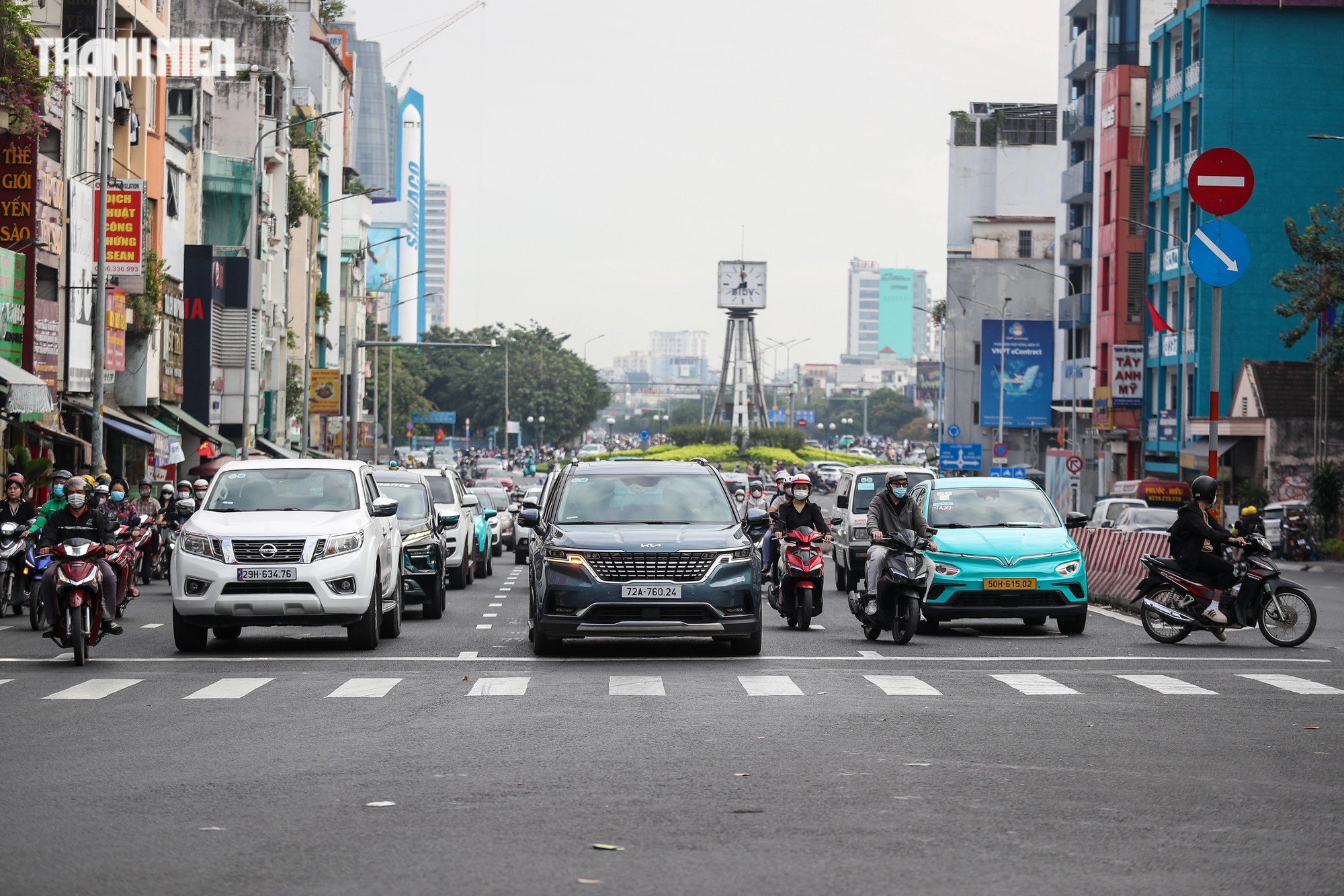 Vượt đèn đỏ ở TP.HCM bị CSGT ghi hình phạt 5 triệu, cô gái nhớ nhầm đèn vàng còn 2 giây- Ảnh 10.