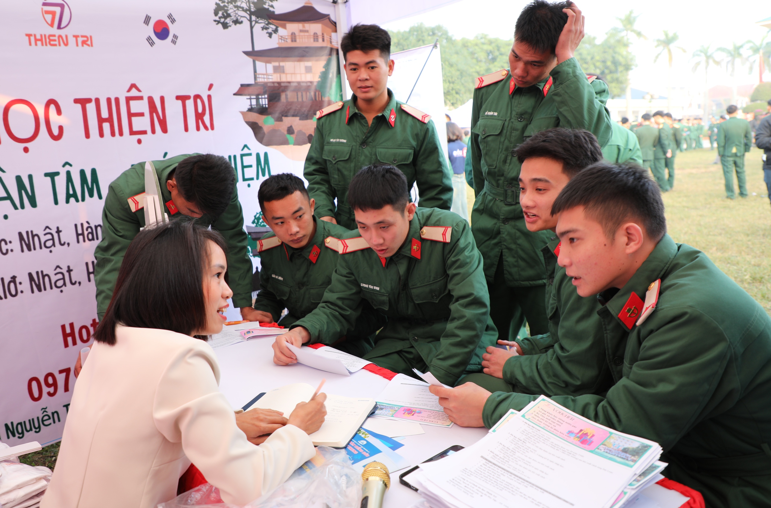 Tư vấn nghề nghiệp, việc làm cho 6.000 thanh niên sắp hoàn thành nghĩa vụ quân sự- Ảnh 3.