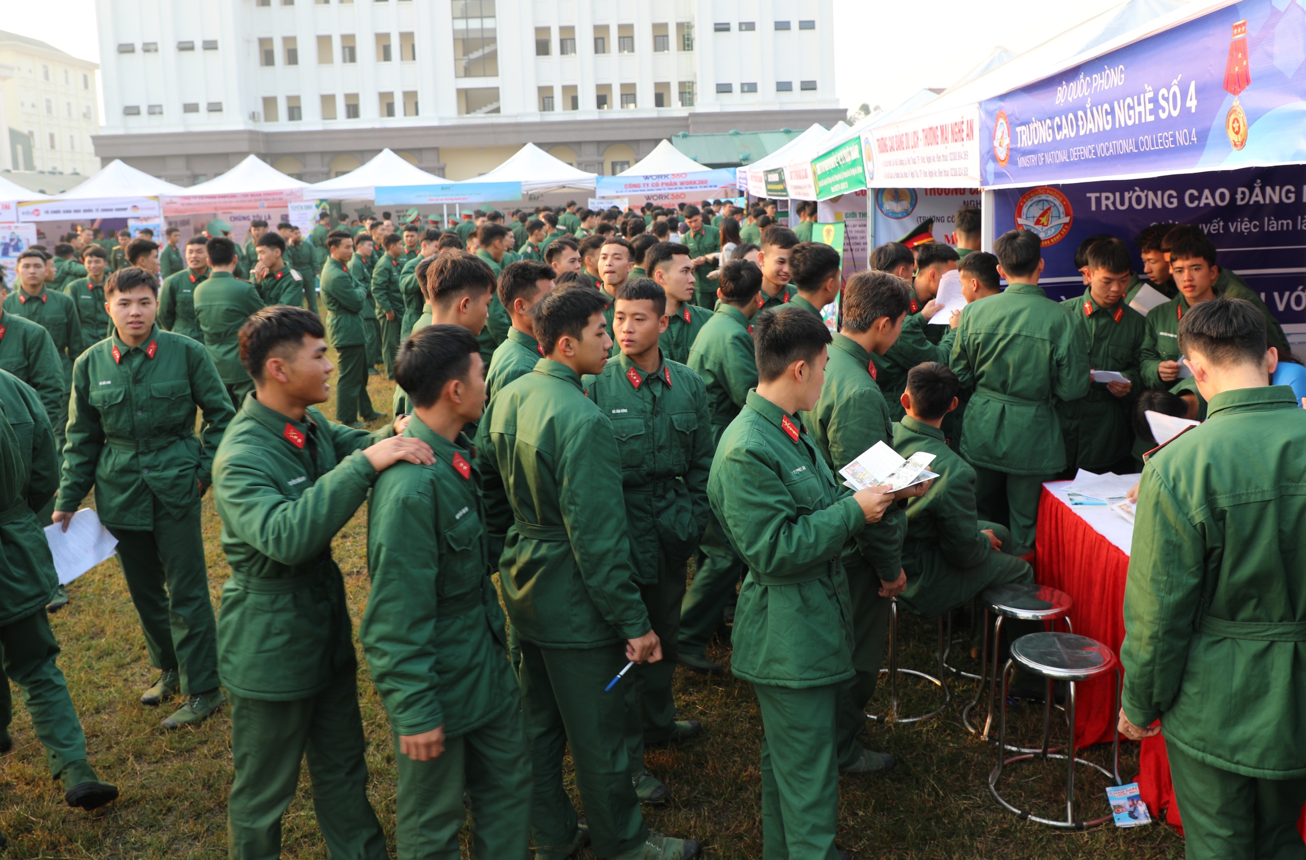 Tư vấn nghề nghiệp, việc làm cho 6.000 thanh niên sắp hoàn thành nghĩa vụ quân sự- Ảnh 1.