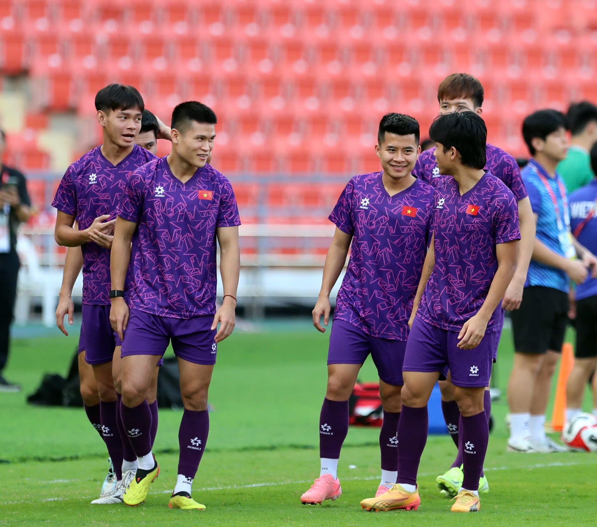 Xuan Son practices very well, the Vietnamese team will turn Rajamangala into a fierce land of...Thailand - Photo 6.