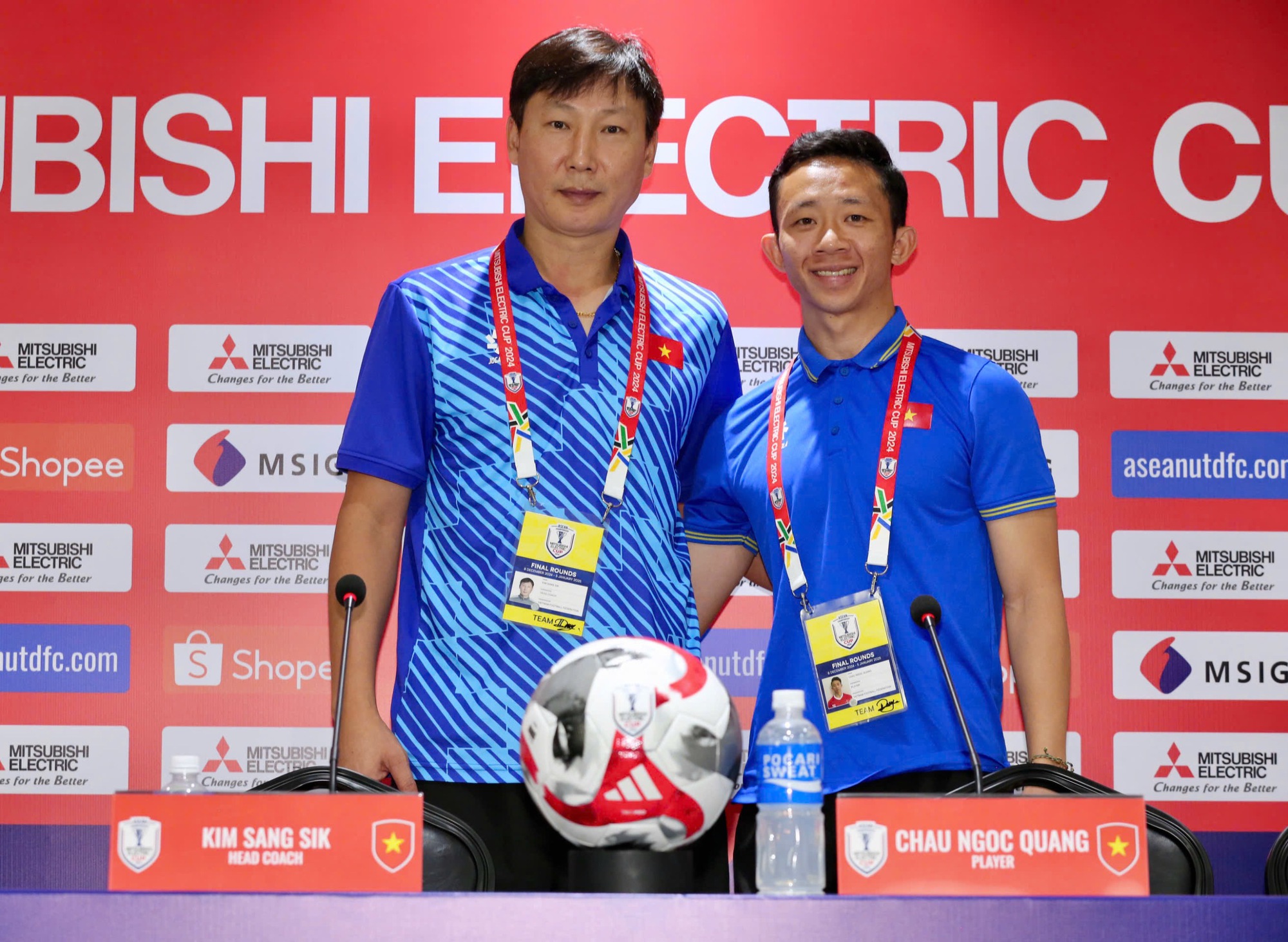 Coach Kim Sang-sik returned home on leave on January 10, returning to Vietnam soon before the Asian Cup - Photo 2.