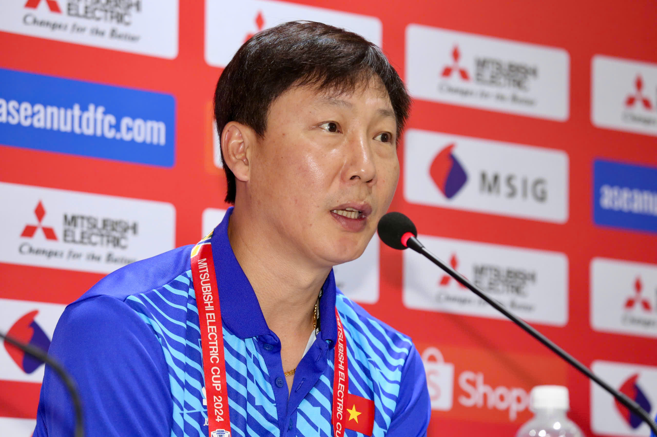 Trụ cột ĐT Việt Nam báo tin vui, HLV Kim Sang Sik thở phào trước trận 'chung kết' ở VL Asian Cup
