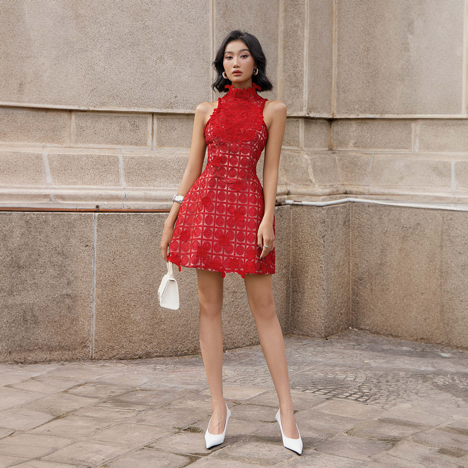 Escolha o vermelho com sabedoria, as mulheres ficarão radiantes a semana toda - Foto 7. Khéo lựa chọn màu đỏ, chị em rực rỡ cả tuần- Ảnh 7.