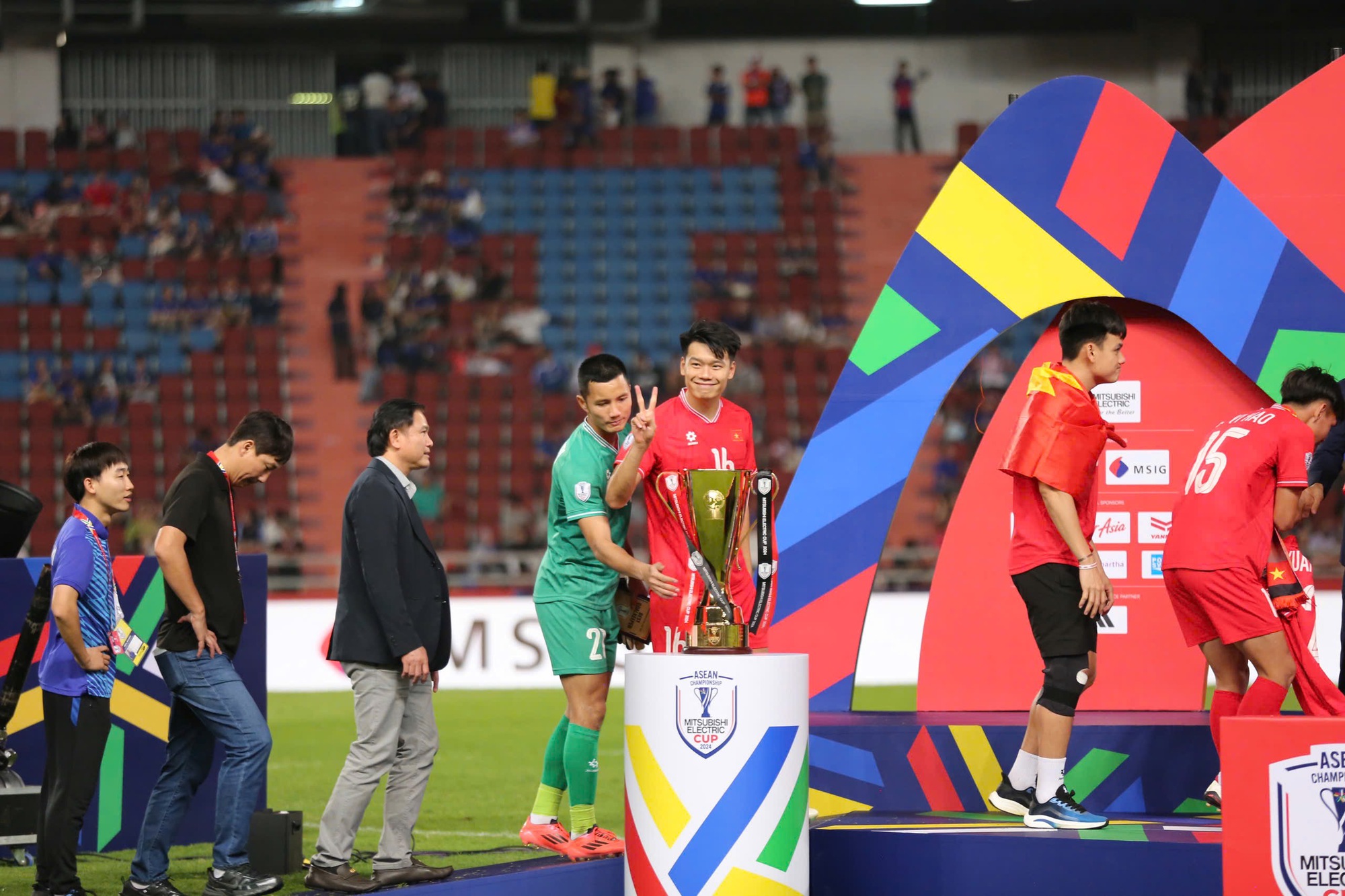 Goalkeeper Dinh Trieu was emotional:'In my wildest dreams, I never thought this day would come...' - Photo 2.