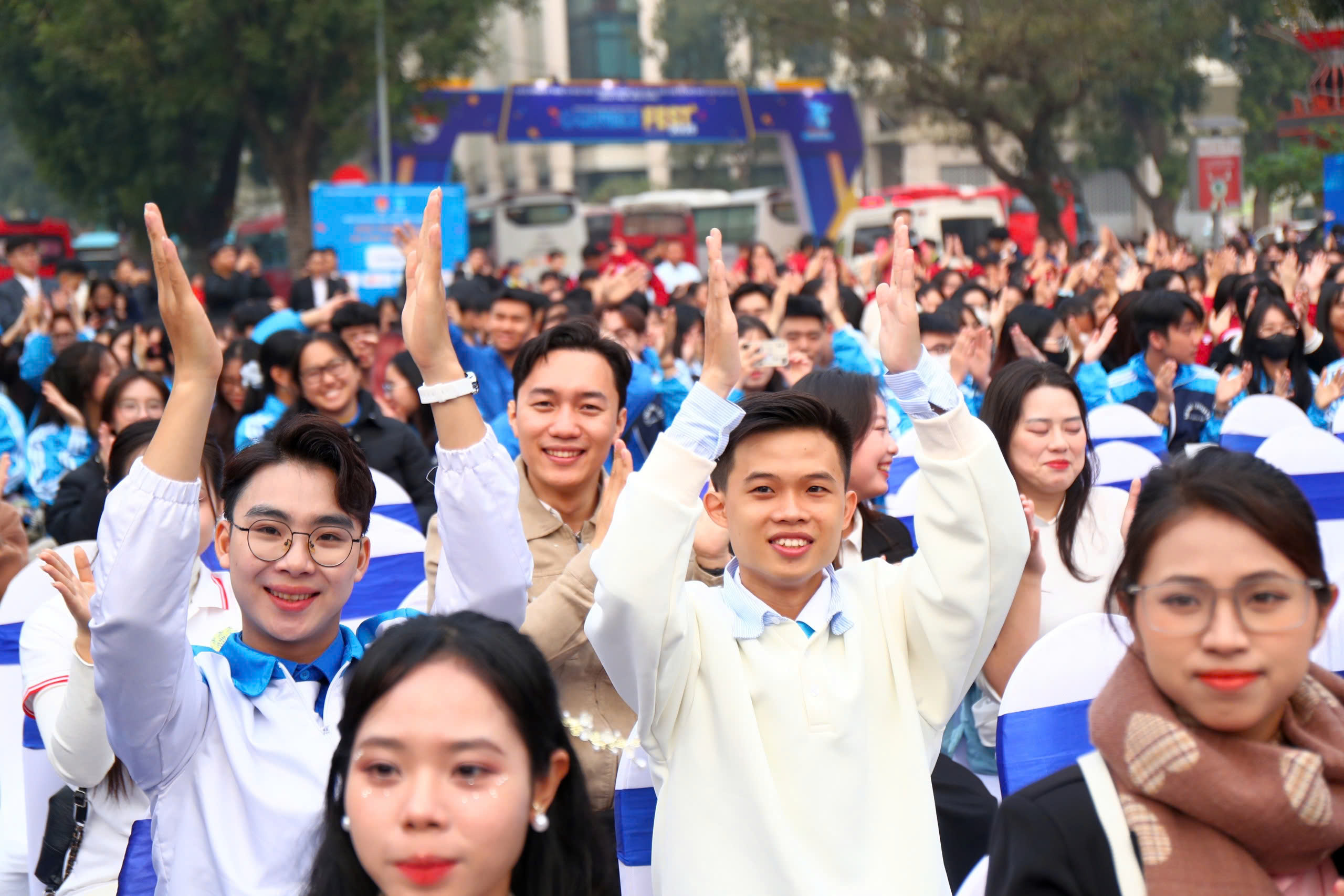 Hàng ngàn học sinh, sinh viên xếp hàng tham gia Connect Fest 2025- Ảnh 12.