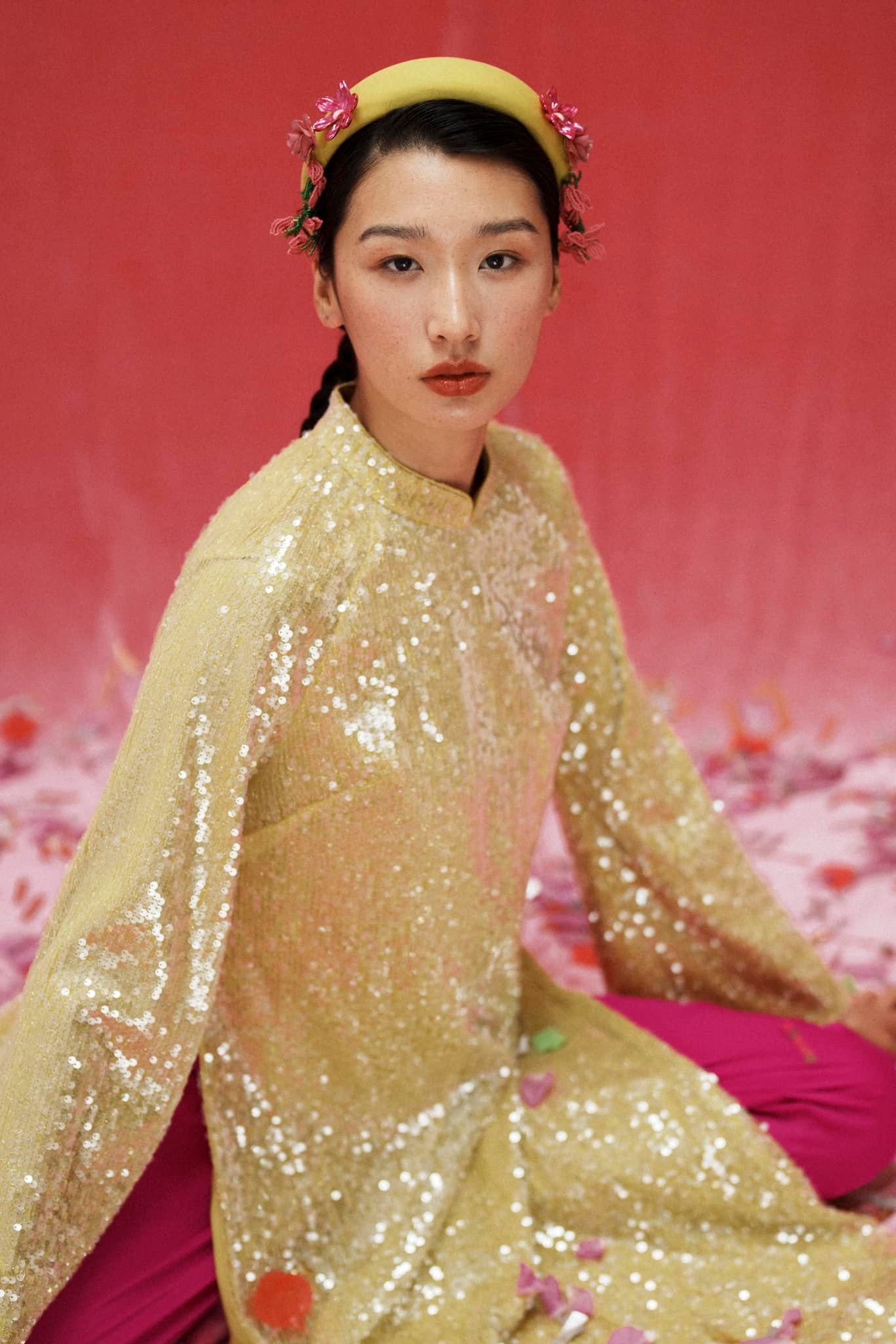 5 krásných a nejoblíbenějších návrhů Ao Dai pro lunární Nový rok - Foto 9. 5 mẫu áo dài đẹp xuất sắc, được ưa thích nhất mùa Tết Ất Tỵ- Ảnh 9.