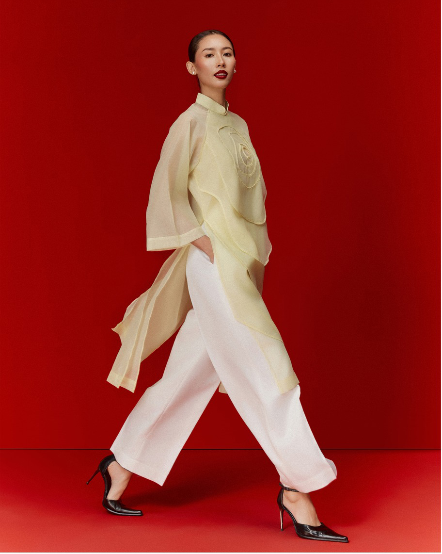 5 nejkrásnějších a nejoblíbenějších návrhů Ao Dai pro lunární Nový rok - Foto 14. 5 mẫu áo dài đẹp xuất sắc, được ưa thích nhất mùa Tết Ất Tỵ- Ảnh 14.