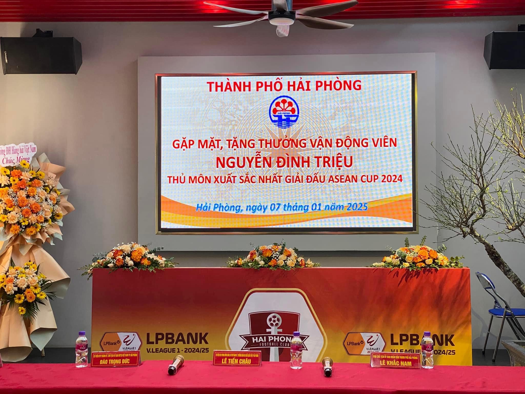 The Vietnamese team was rewarded with tens of billions of dong after winning the AFF Cup - Photo 4.