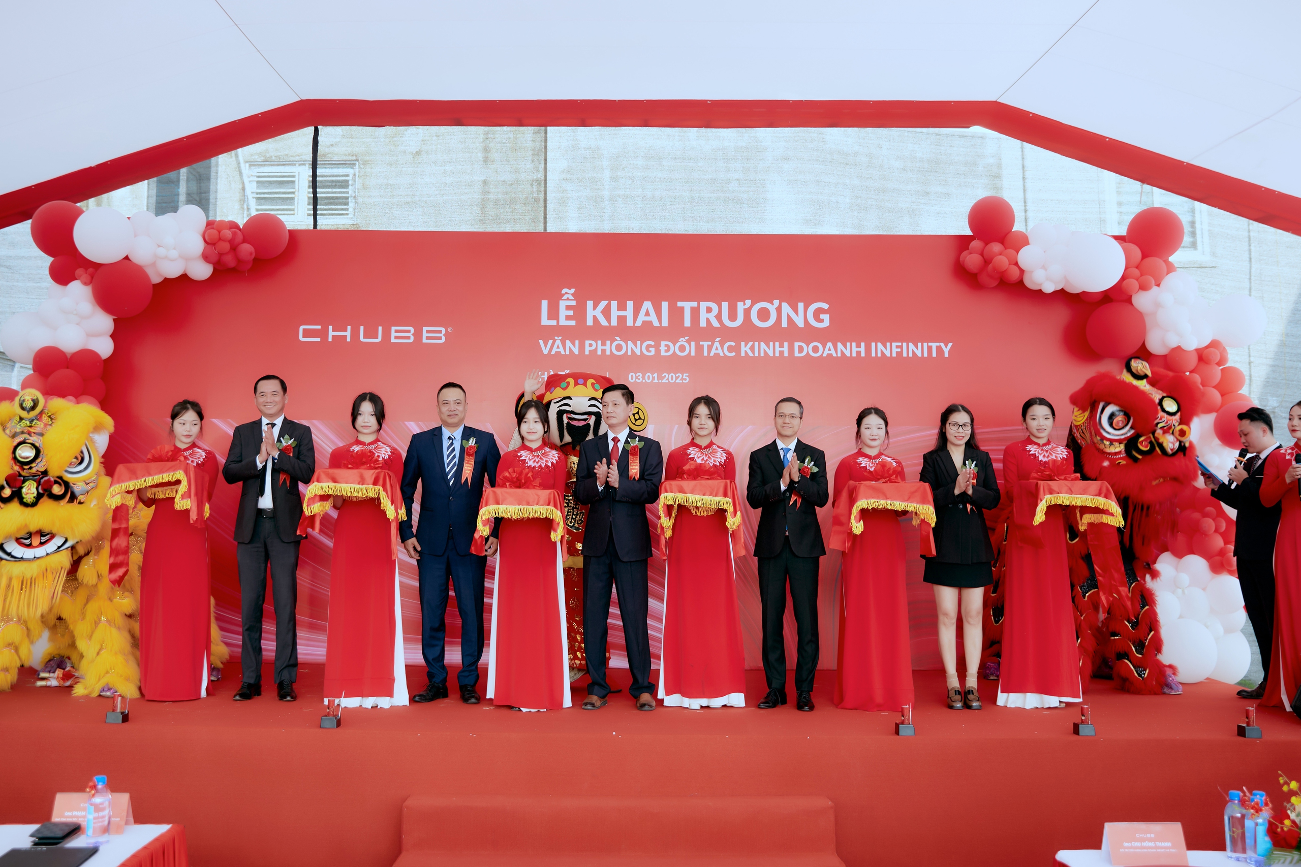 Chubb Life khẳng định chiến lược bền vững với Kênh đối tác kinh doanh Infinity- Ảnh 1. Chubb Life Việt Nam khai trương văn phòng Kênh đối tác kinh doanh Infinity ở Hà Tĩnh