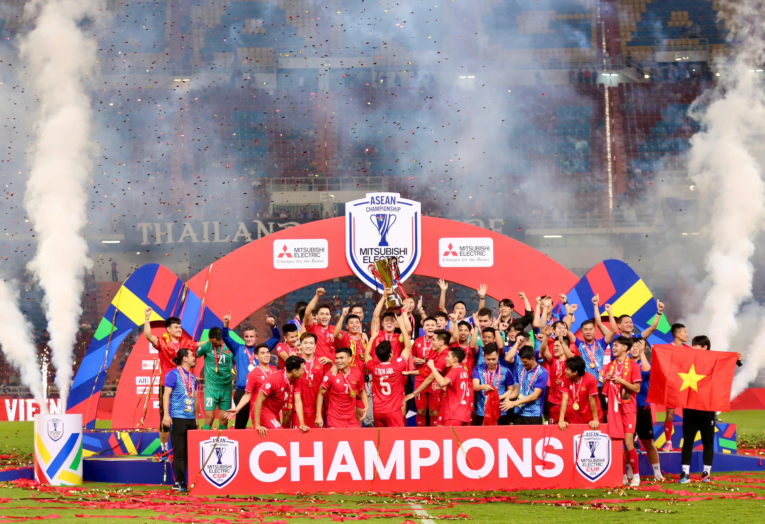 The Vietnamese team was awarded several tens of billions of dong after winning the AFF Cup - Photo 6.