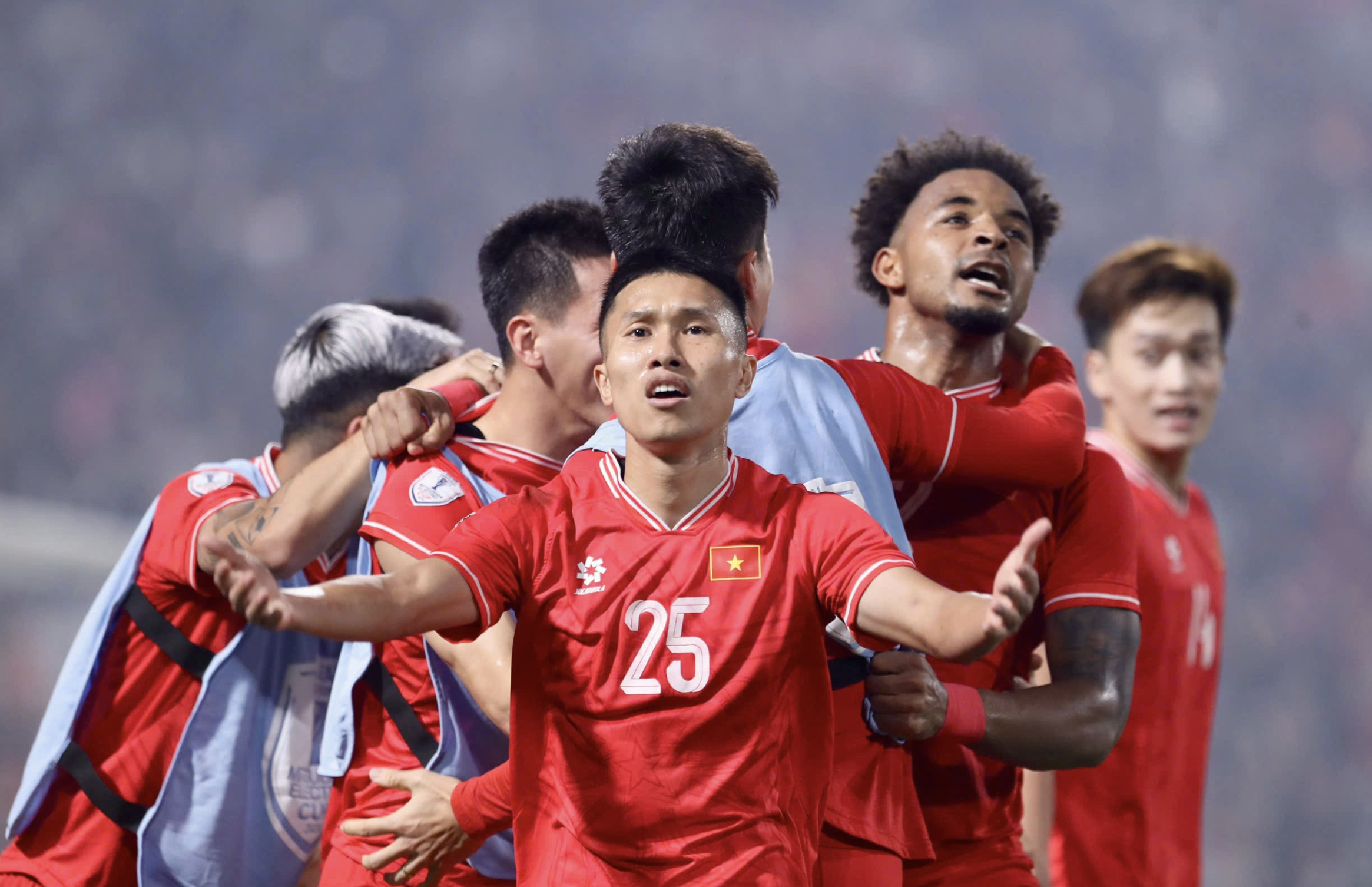 Doãn Ngọc Tân gây sốt sau AFF Cup, HLV châu Âu nói lời thật lòng về trụ cột ĐT Việt Nam