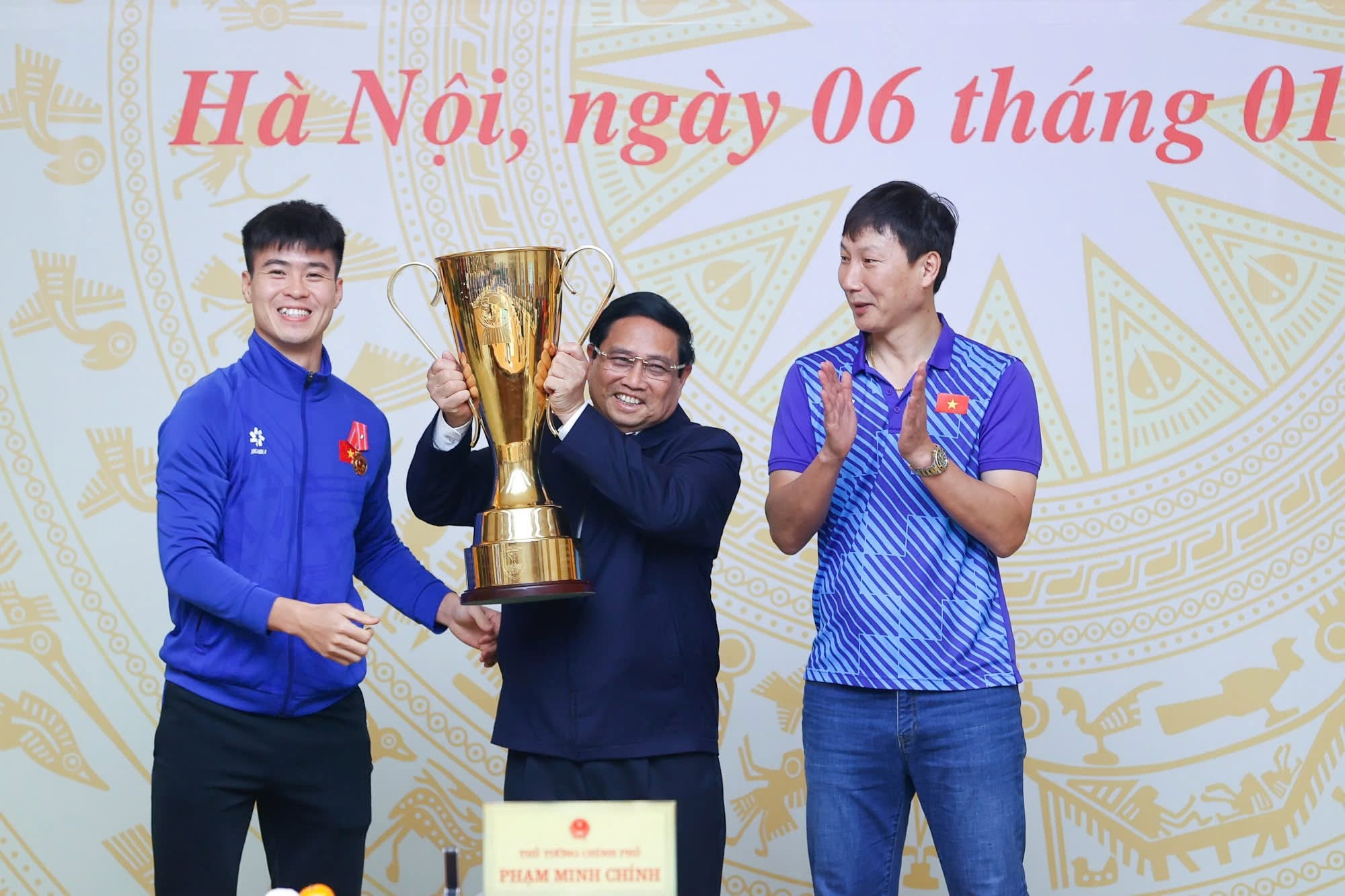 'Unique snake' Kim Sang-sik helps the Vietnamese team pick sweet fruits: The horizon is still wide open! - Photo 5.