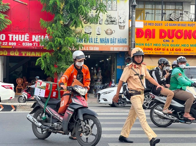 Người vi phạm giao thông bỏ xe luôn, có thoát nộp phạt không?- Ảnh 1.