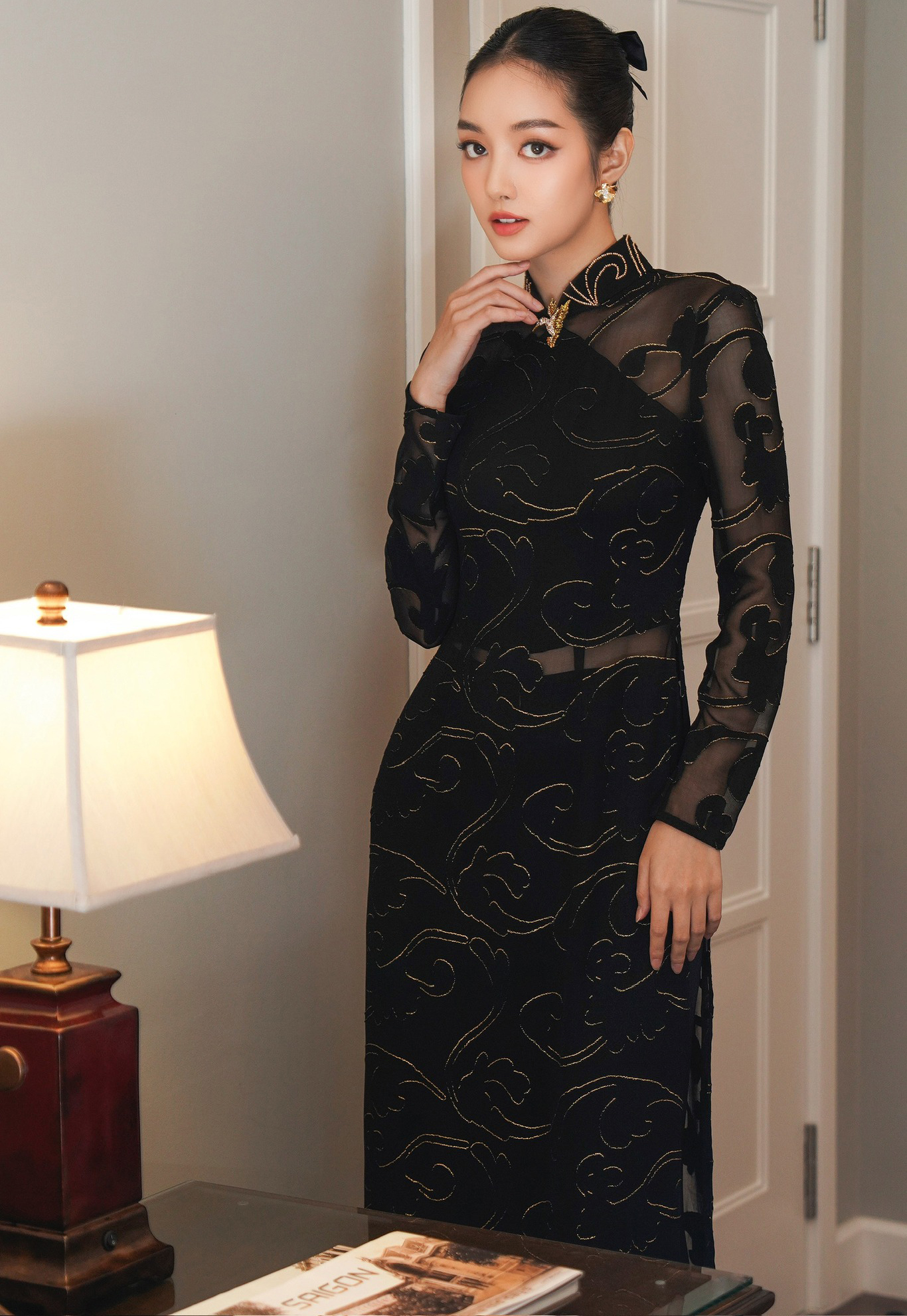 Lace Ao Dai, den romantiska och stolta skönheten som  Áo dài ren, nét lãng mạn kiêu kỳ 'gây sốt' mùa tết 2025- Ảnh 12.