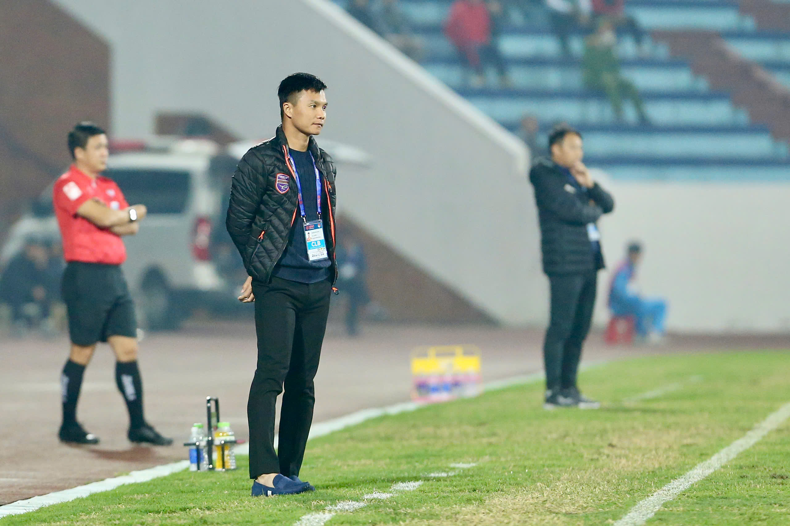 CLB B&igrave;nh Dương bất ngờ giữ ch&acirc;n HLV C&ocirc;ng Mạnh- Ảnh 1.