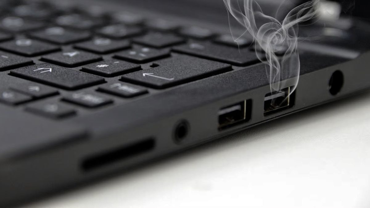 Những thứ tuyệt đối không cắm vào cổng USB trên laptop - Ảnh 3.
