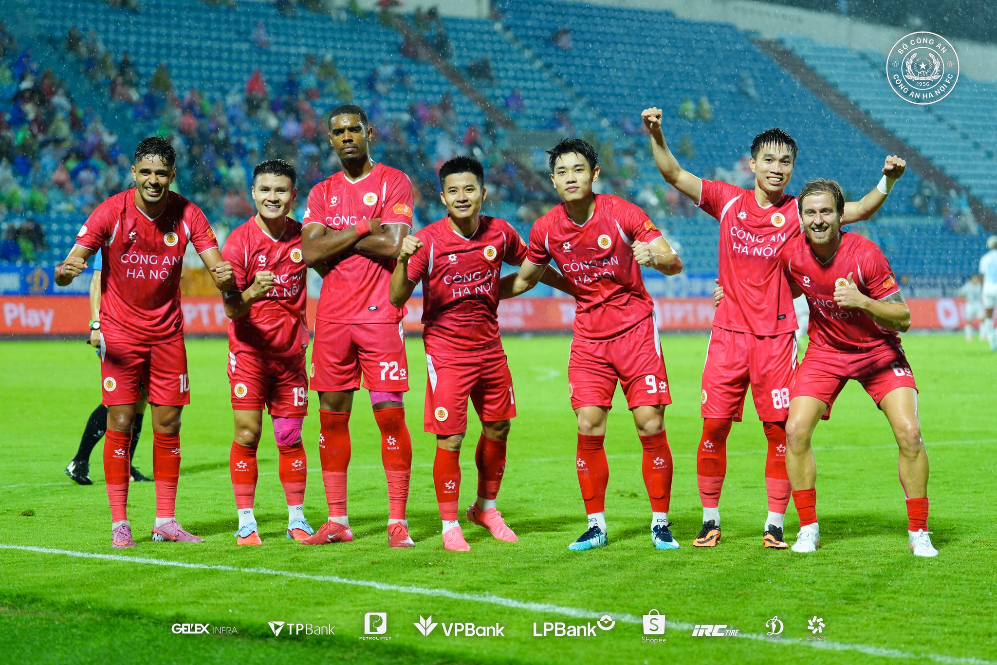 គ្រូបង្វឹក Polking បាននិយាយអ្វីដែលគួរឲ្យភ្ញាក់ផ្អើលអំពីង្វៀន ហ្វីលីព មិនត្រូវបានជ្រើសរើសឲ្យក្រុមជម្រើសជាតិ ប្រយ័ត្នគូប្រកួតហុងកុង - រូបថត ១. HLV Polking nói điều bất ngờ về Nguyễn Filip không được lên đội tuyển, rất dè chừng đối thủ Hồng Kông- Ảnh 1.