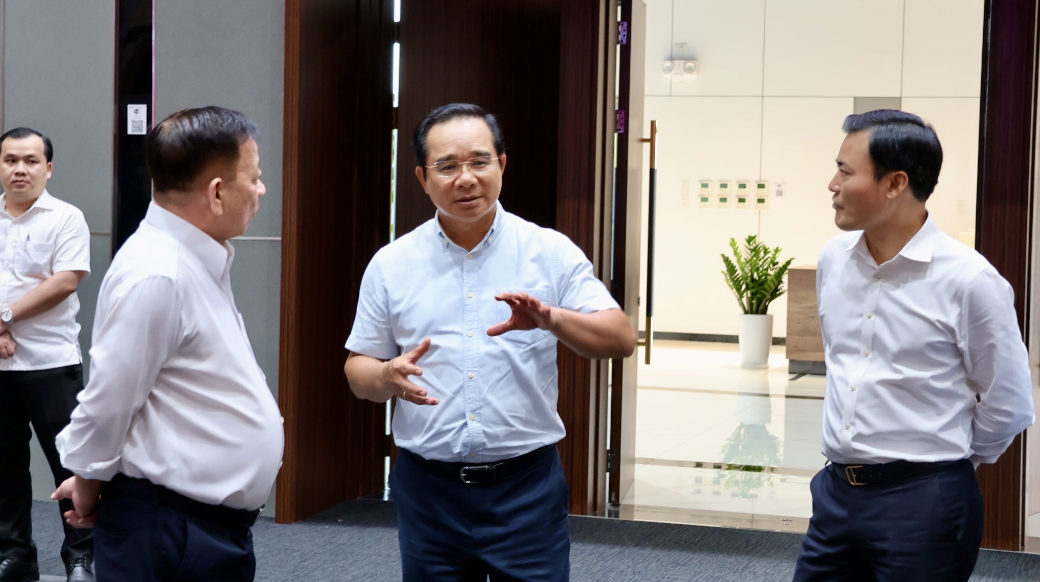Chủ tịch Nguyễn Văn Được đề xuất Becamex làm đường sắt nhanh kết nối TP.HCM - Ảnh 2.
