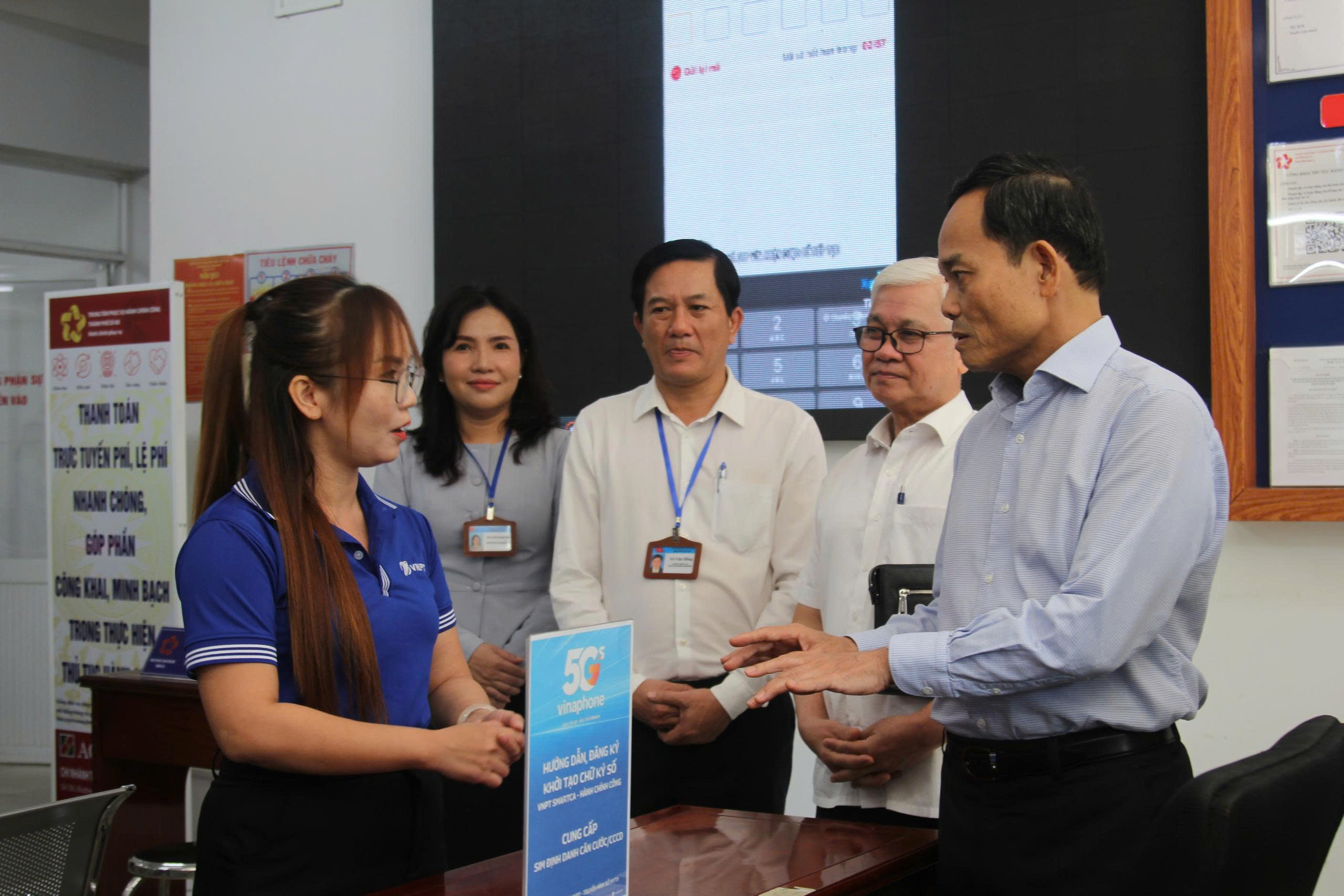 Bí thư Trần Lưu Quang làm việc với phường Dĩ An đông dân nhất TP.HCM - Ảnh 3.