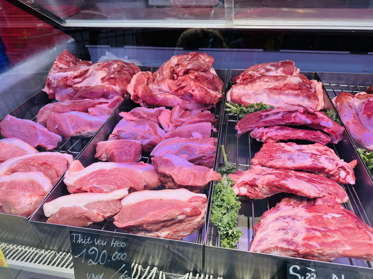 Giá heo hơi hôm nay 4.11.2025: 'Ông lớn' lại giảm - Ảnh 1. Giá heo hơi hôm nay 4.11.2025: 'Ông lớn' lại giảm - Ảnh 1.