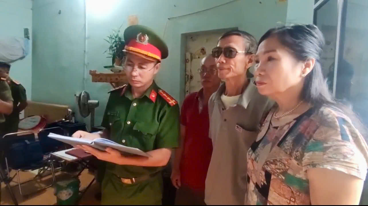 Công an Điện Biên khám xét nhà Facebooker kêu gọi từ thiện không minh bạch - Ảnh 2.