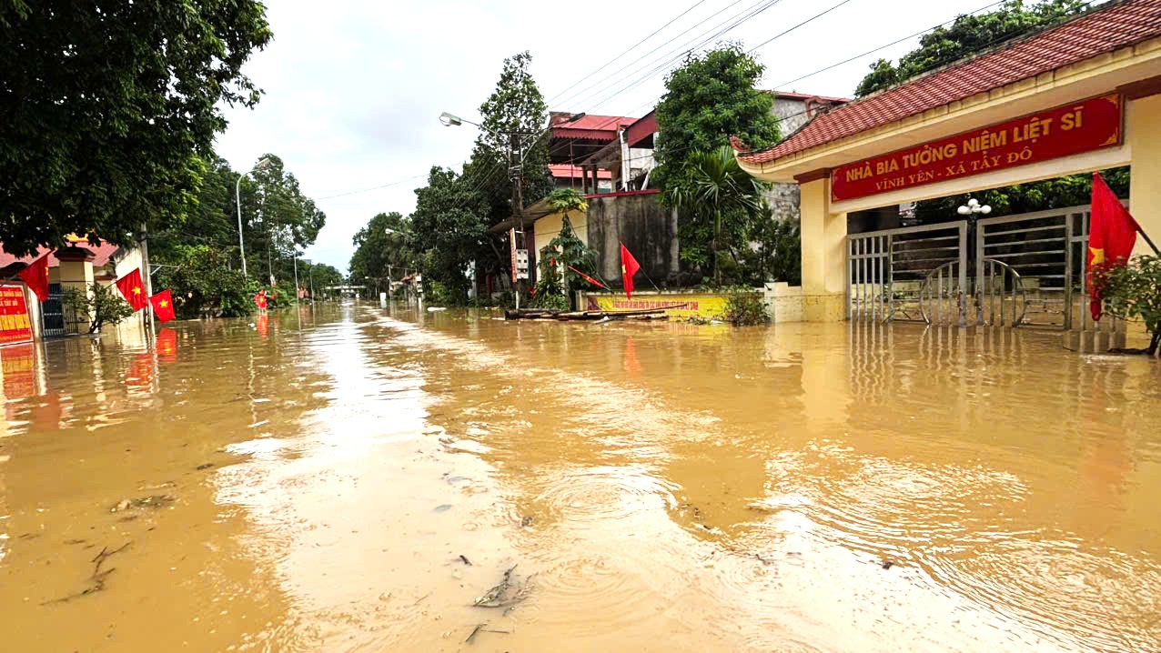 Hơn 15 . 000 Nhà dân ở thanh hóa chìm trong biển nước do mưa lũ - Ảnh 7.
