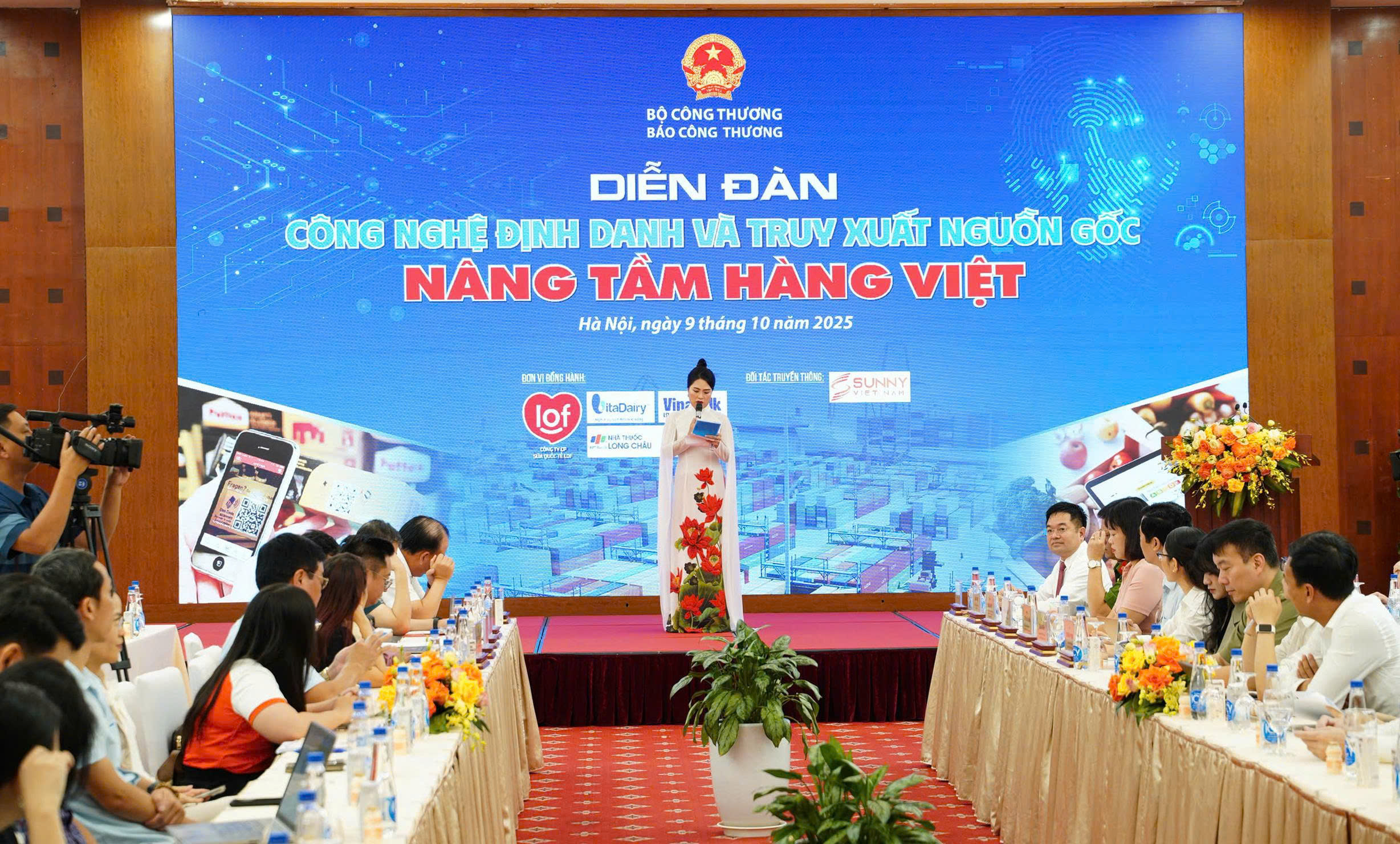 Đồng hành Báo Công Thương, Long Châu chia sẻ giải pháp 'kiểm tra kép' bảo vệ sức khỏe cộng đồng- Ảnh 1. Đồng hành Báo Công Thương, Long Châu chia sẻ giải pháp 'kiểm tra kép' bảo vệ sức khỏe cộng đồng- Ảnh 1.