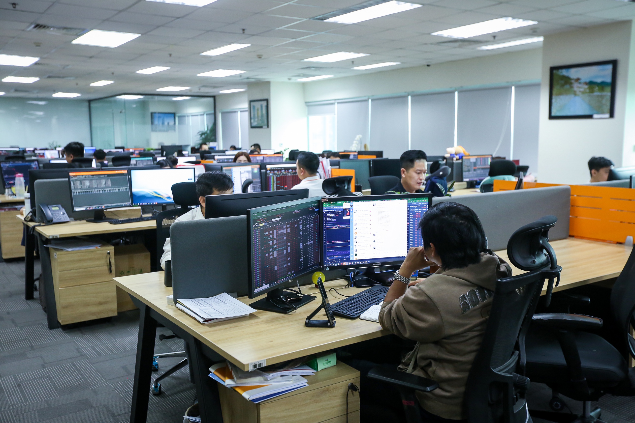 Lộ diện thế hệ người giàu thứ 2 trên sàn chứng khoán - Ảnh 1.