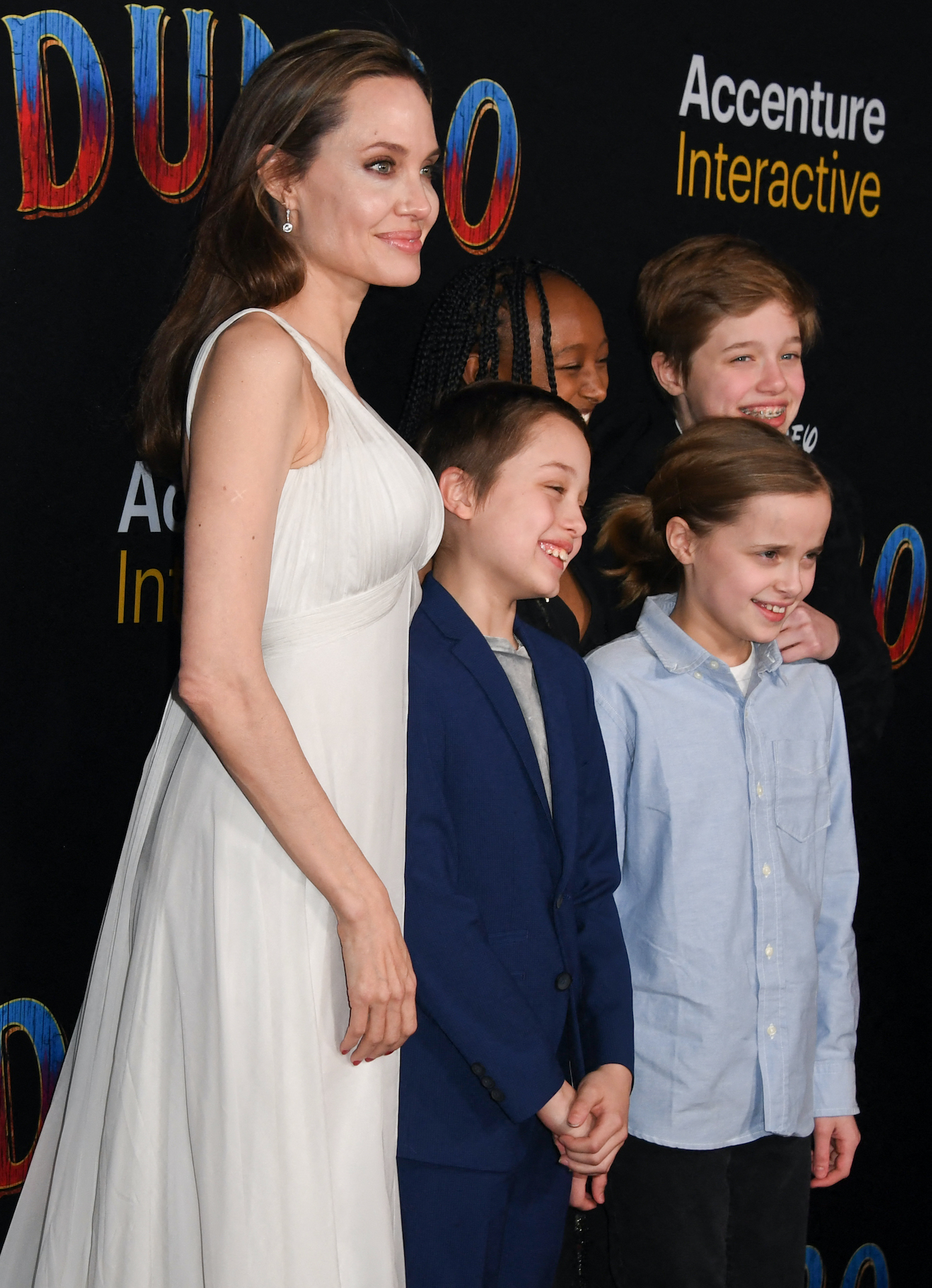 Angelina Jolie kể khó khăn hậu ly hôn, thẳng thừng đòi tiền Brad Pitt- Ảnh 3.