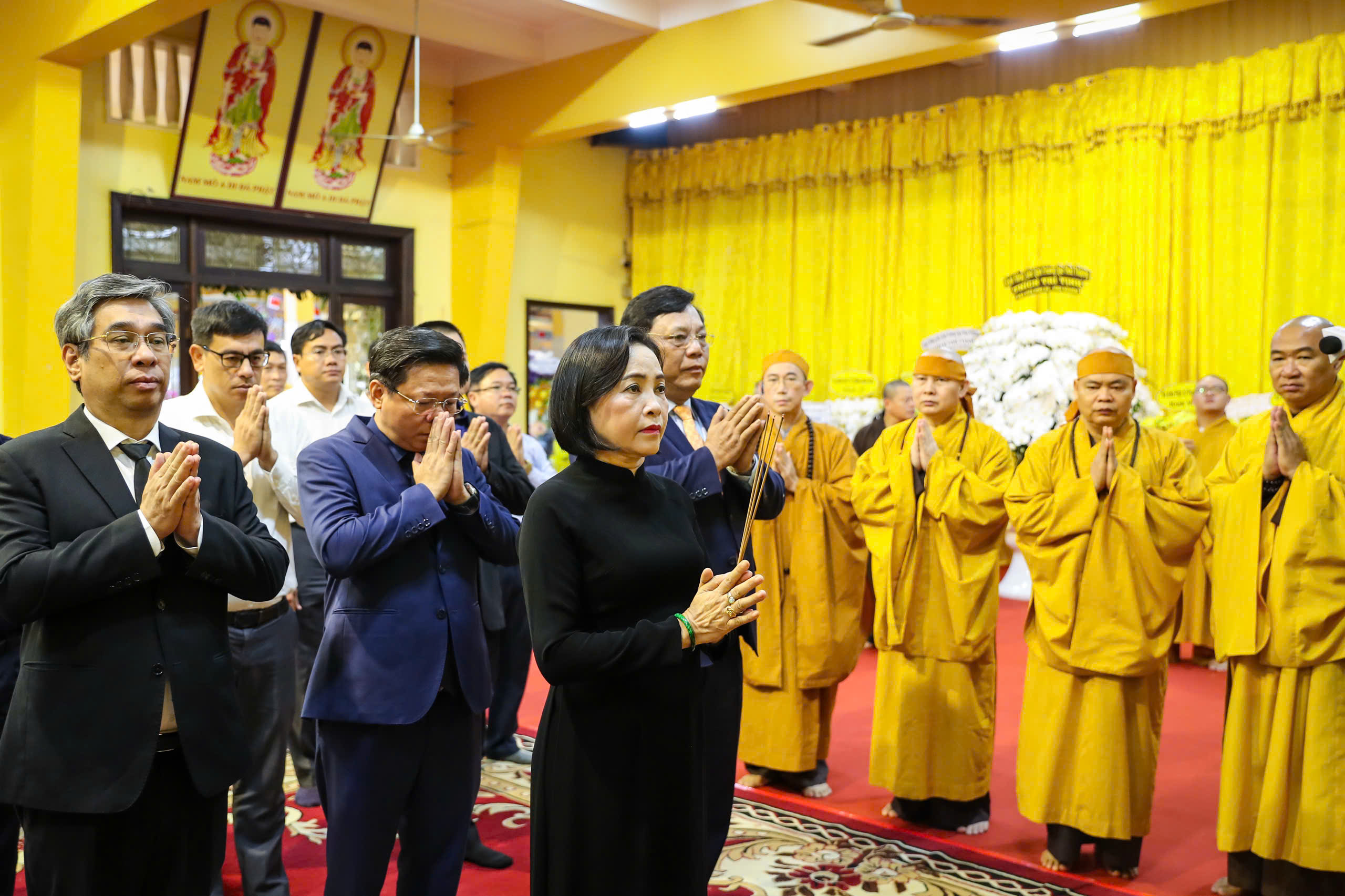 Lãnh đạo Đảng, Nhà nước, MTTQ Việt Nam viếng tang trưởng lão hòa thượng Thích Trí Tịnh- Ảnh 1. Lãnh đạo Đảng, Nhà nước, MTTQ Việt Nam viếng tang trưởng lão hòa thượng Thích Trí Tịnh- Ảnh 1.