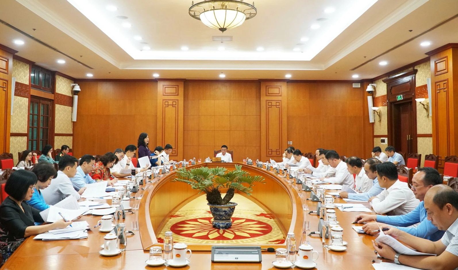 Triển khai miễn viện phí từ giữa 2026, tăng mức đóng BHYT từ 2027 - Ảnh 3.