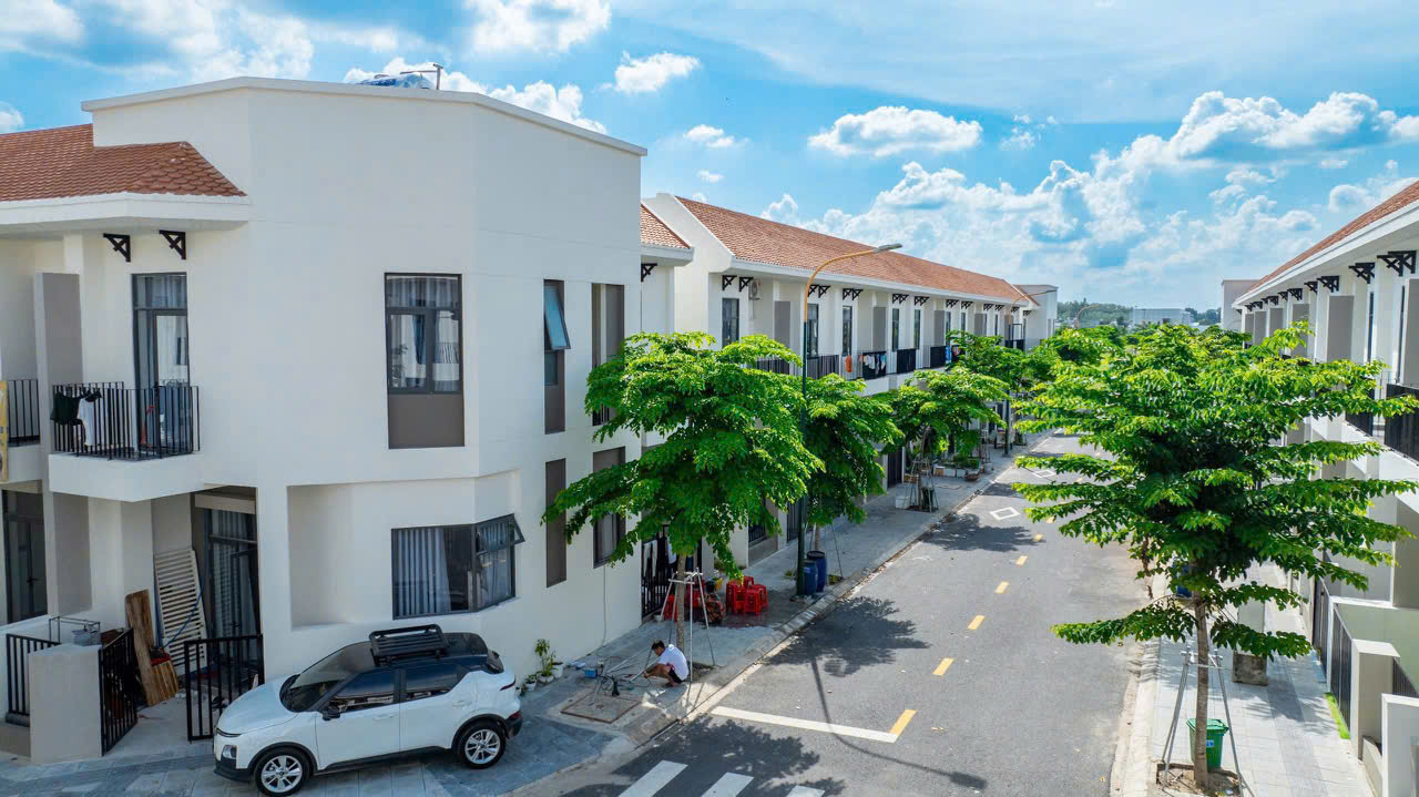 Tăng trưởng bền vững và xây dựng nhà ở xã hội cho người thu nhập thấp - Ảnh 1. Tăng trưởng bền vững và xây dựng nhà ở xã hội cho người thu nhập thấp - Ảnh 1.