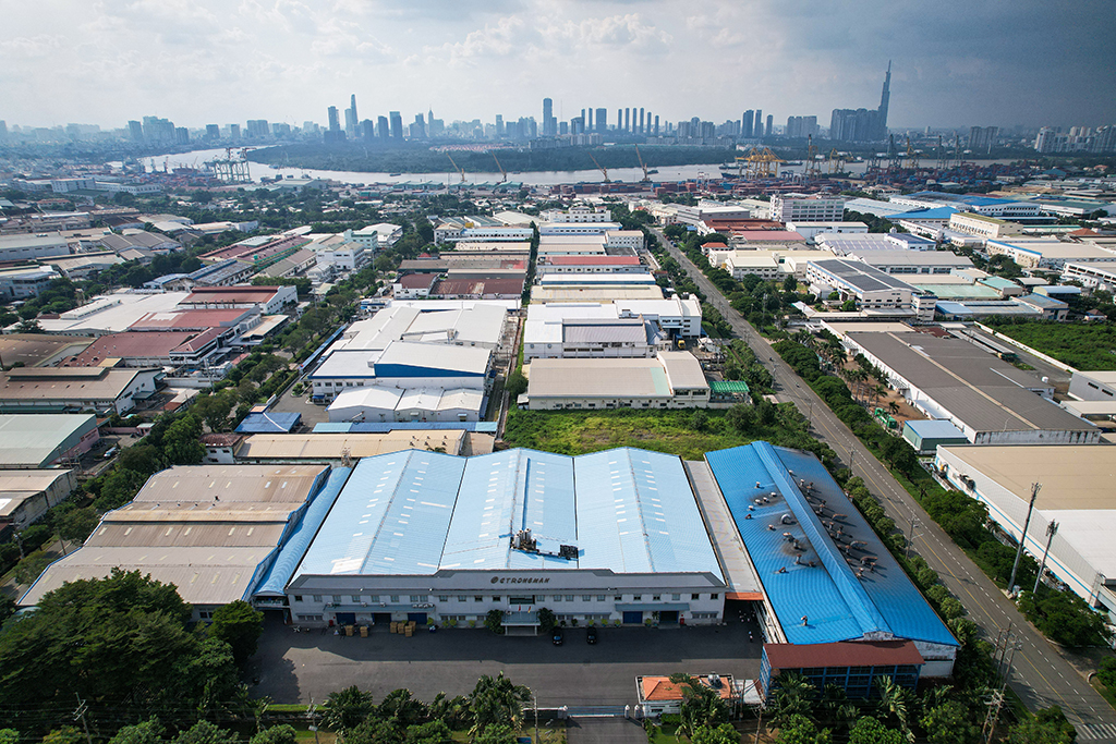Đẩy mạnh điện mặt trời mái nhà trong khu công nghiệp để phát triển bền vững - Ảnh 1. Đẩy mạnh điện mặt trời mái nhà trong khu công nghiệp để phát triển bền vững - Ảnh 1.